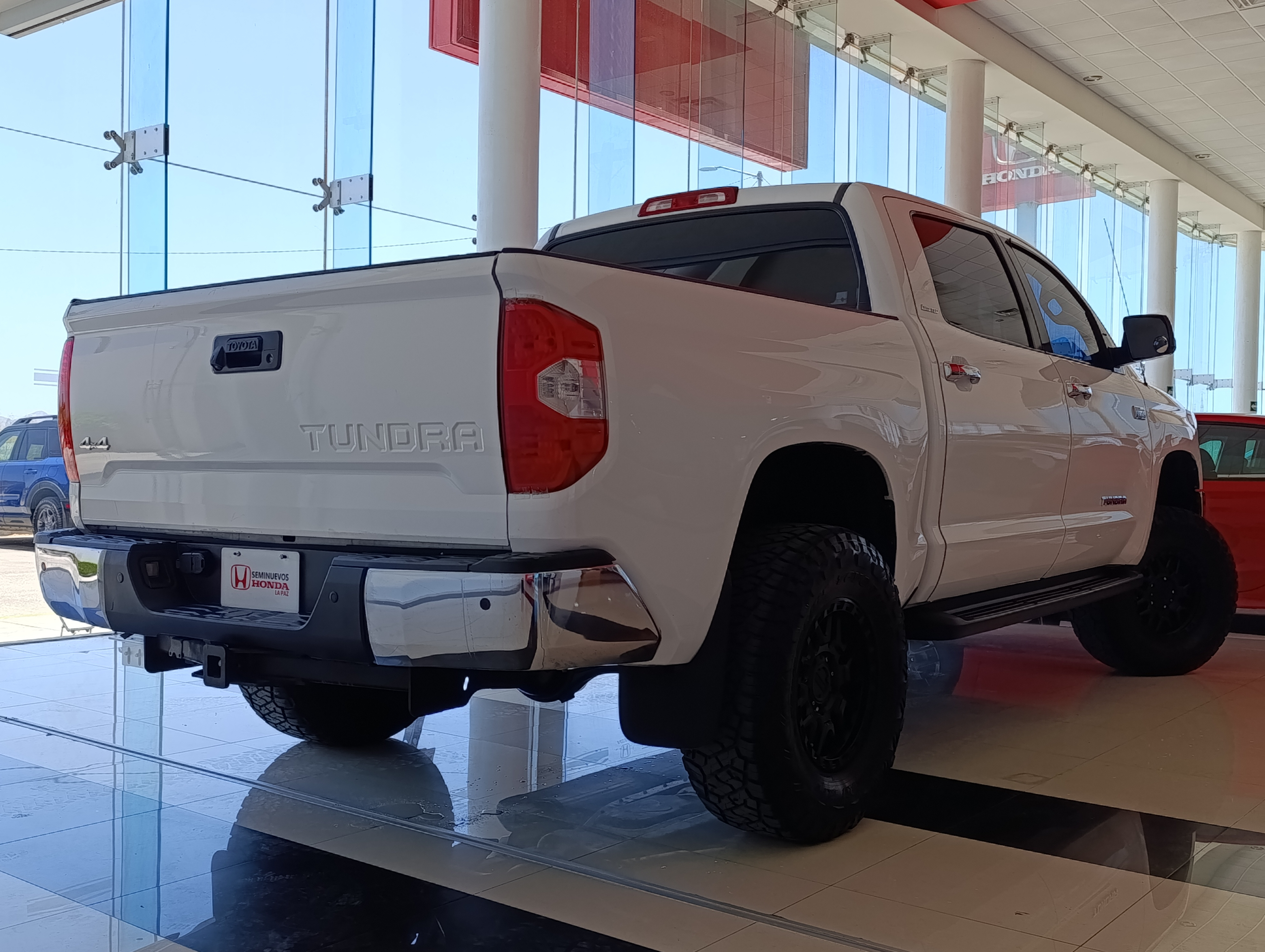 Toyota TUNDRA Llantas 27