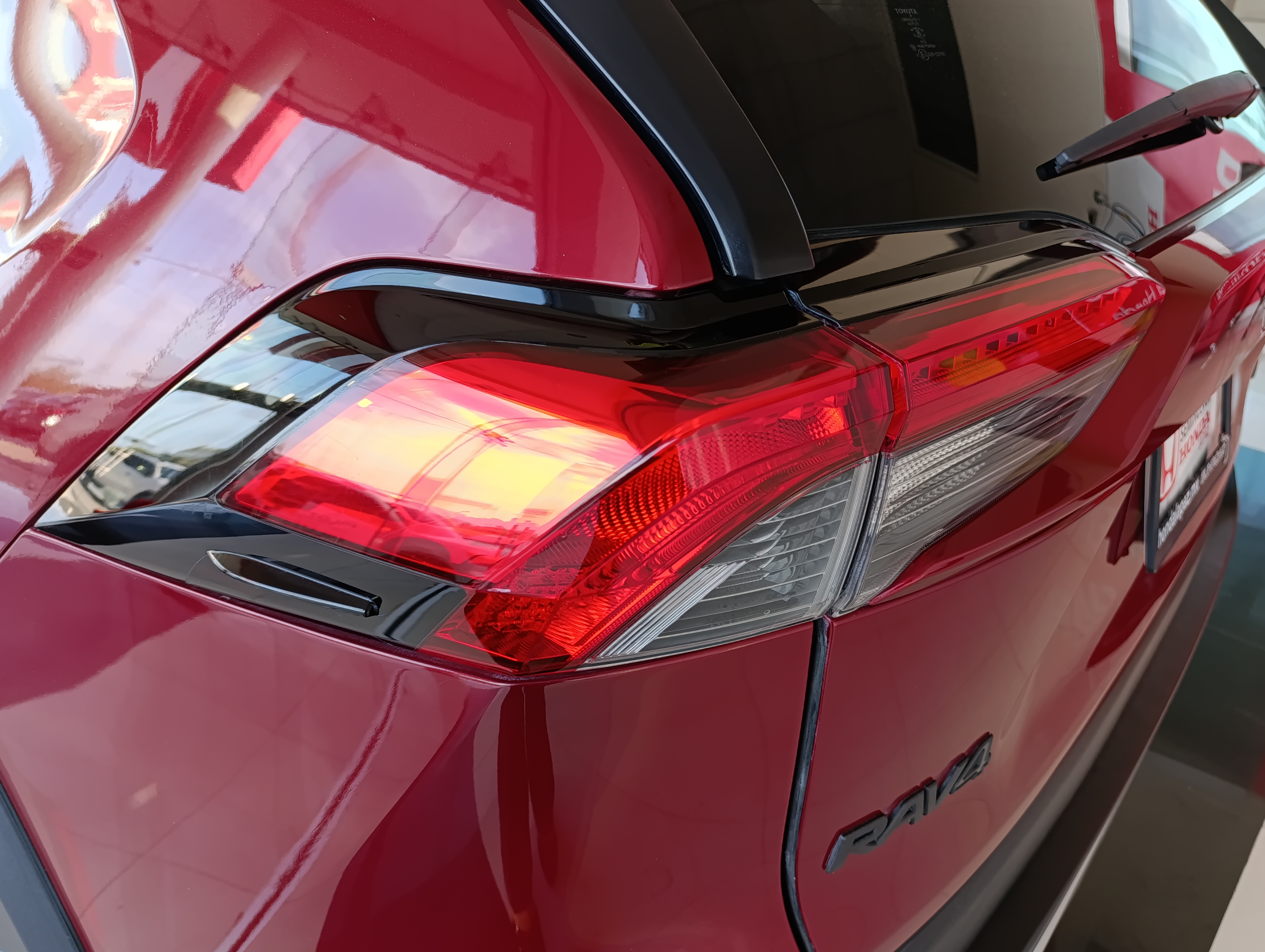 Toyota RAV4 Atrás 29