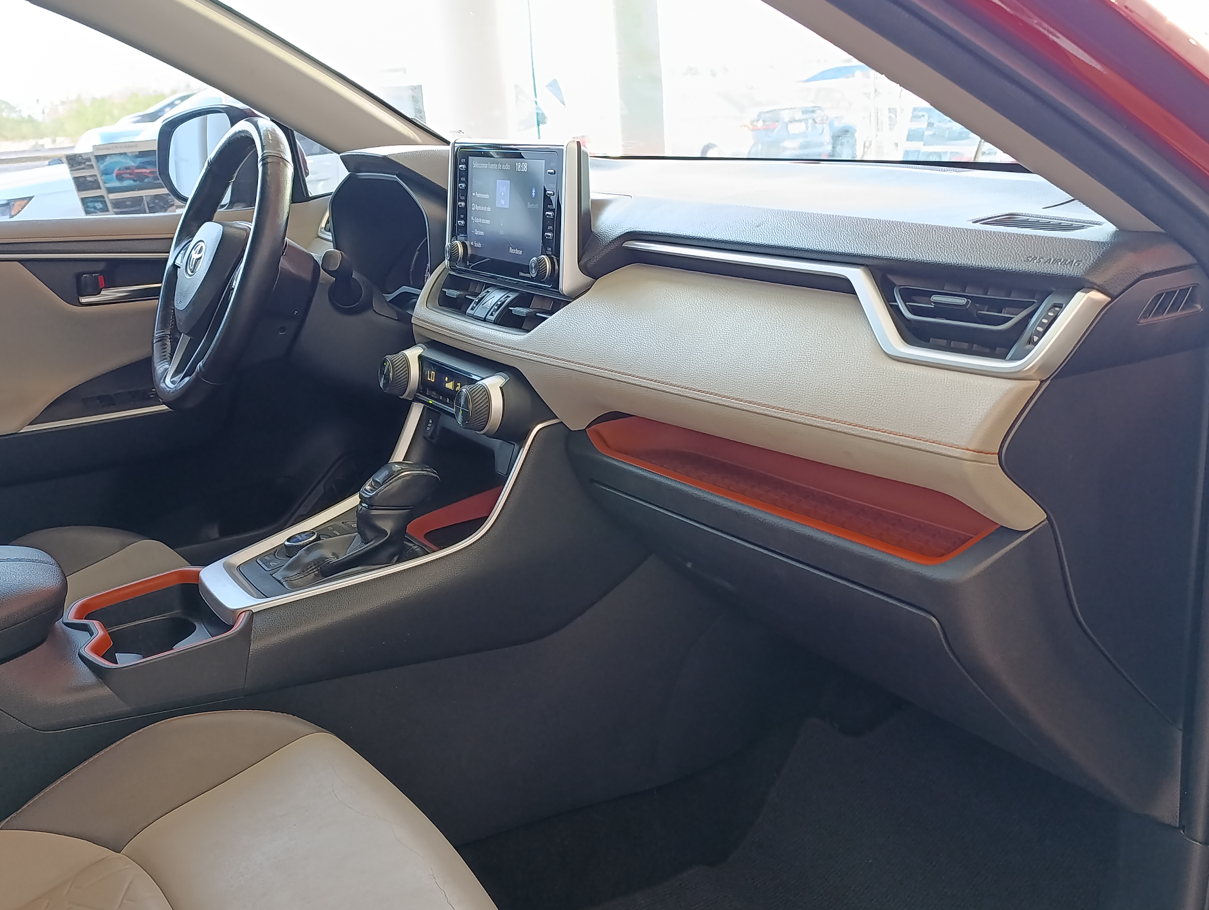 Toyota RAV4 Interior 14