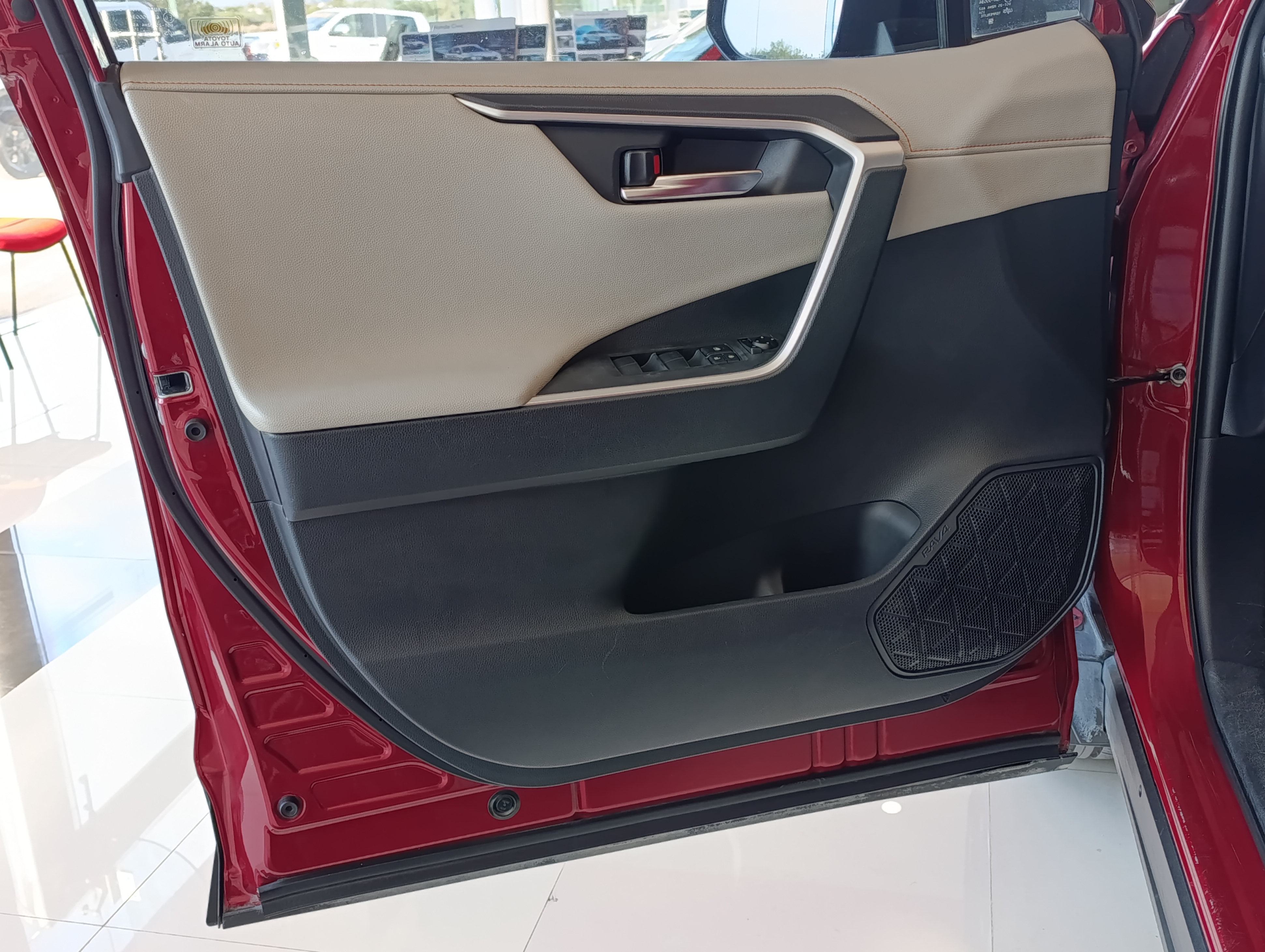 Toyota RAV4 Interior 4