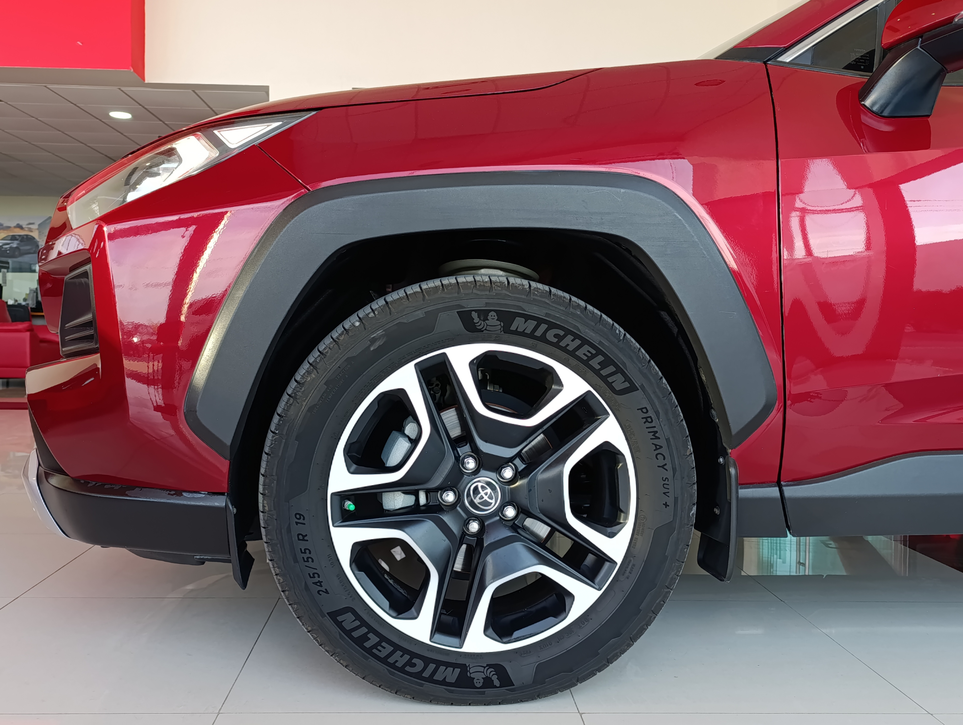 Toyota RAV4 Atrás 33