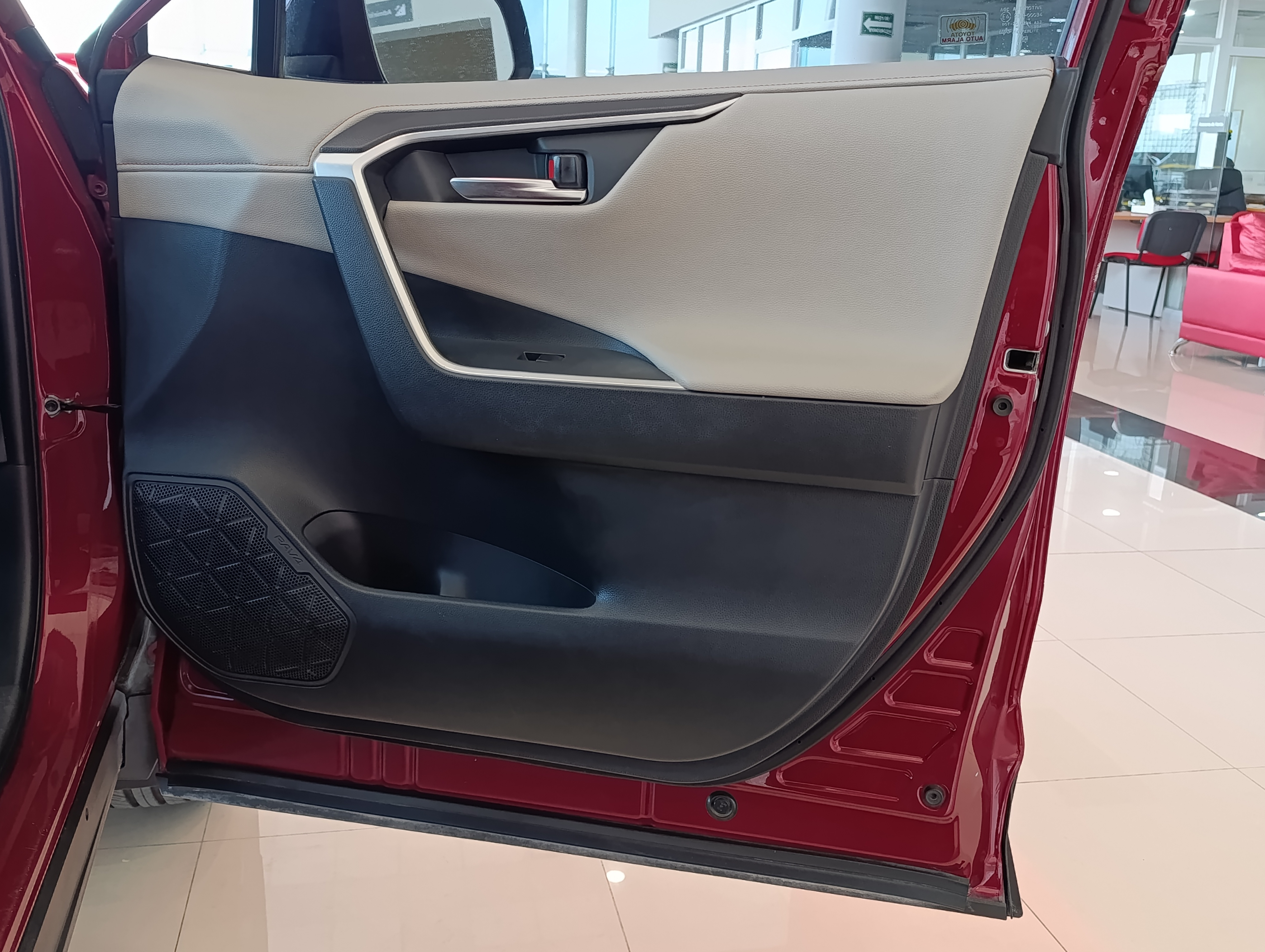 Toyota RAV4 Llantas 18