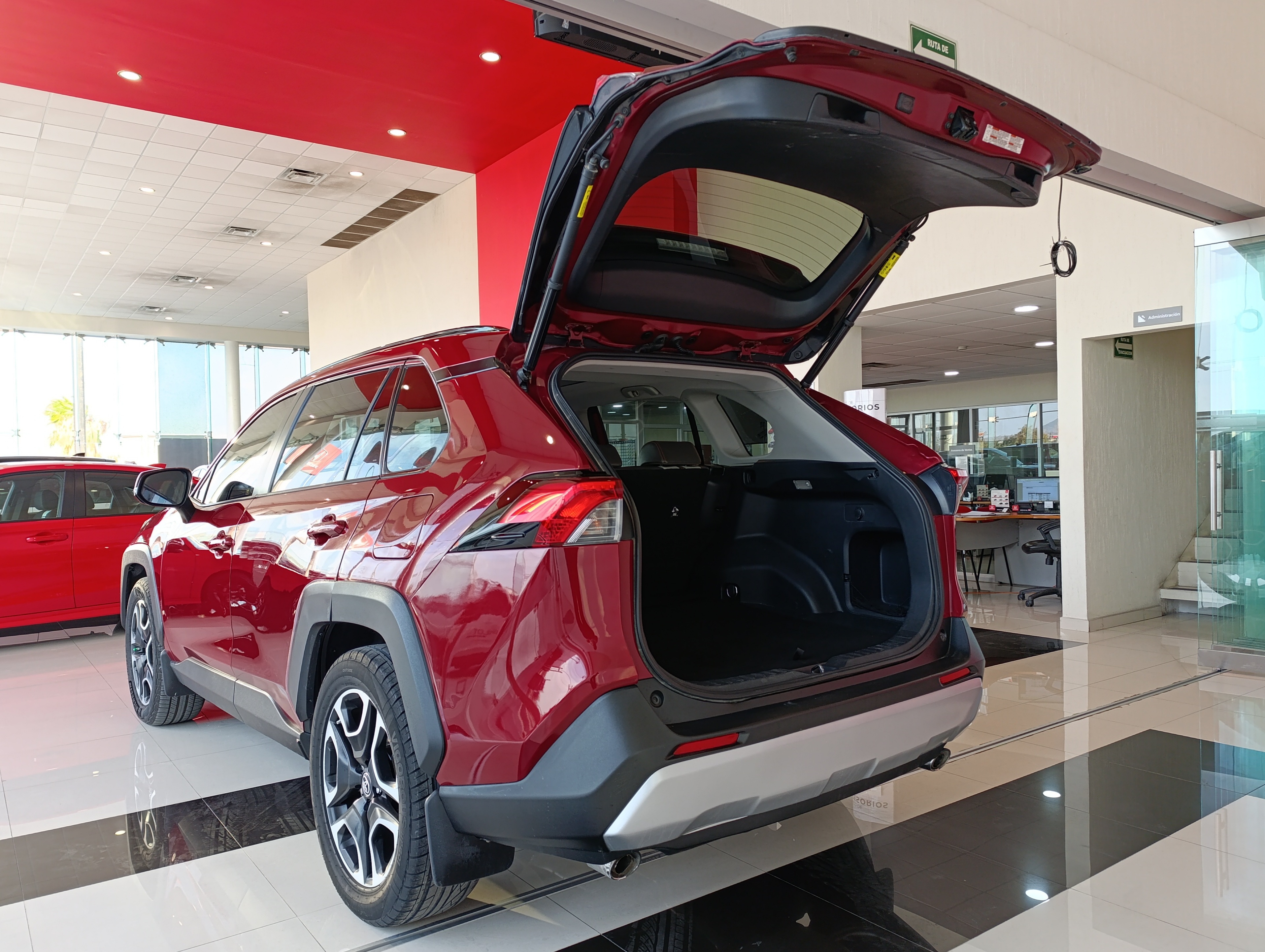 Toyota RAV4 Lateral derecho 28