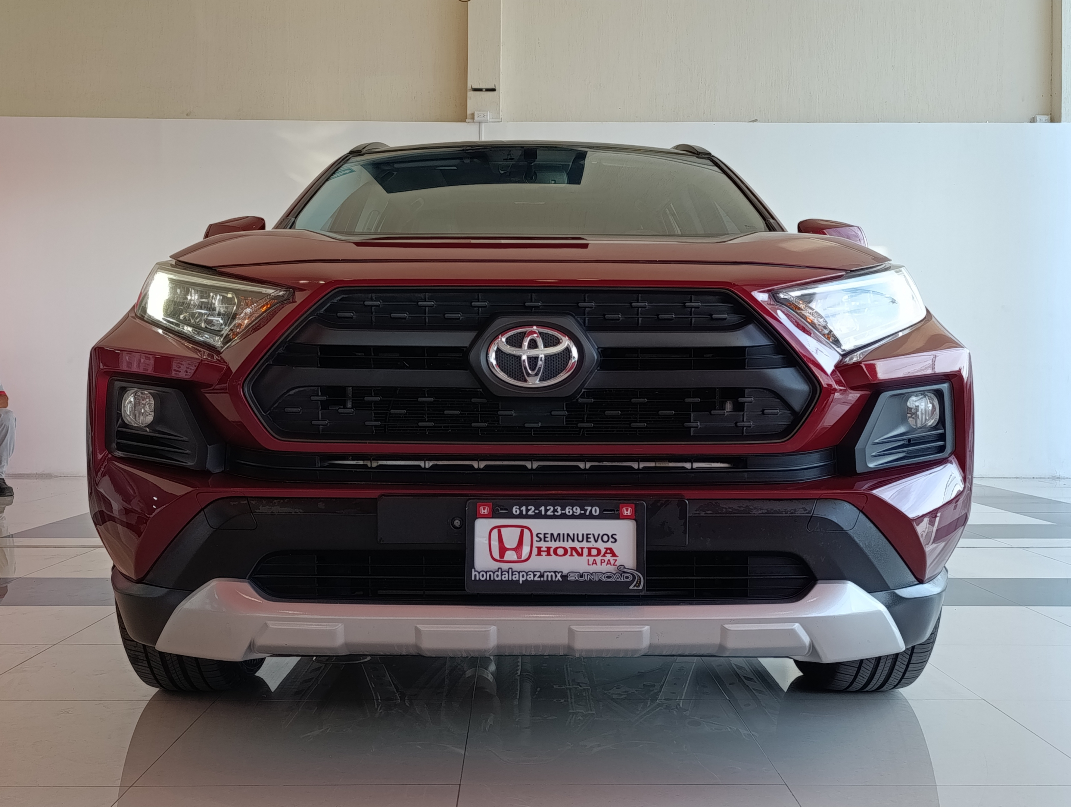 Toyota RAV4 Llantas 2