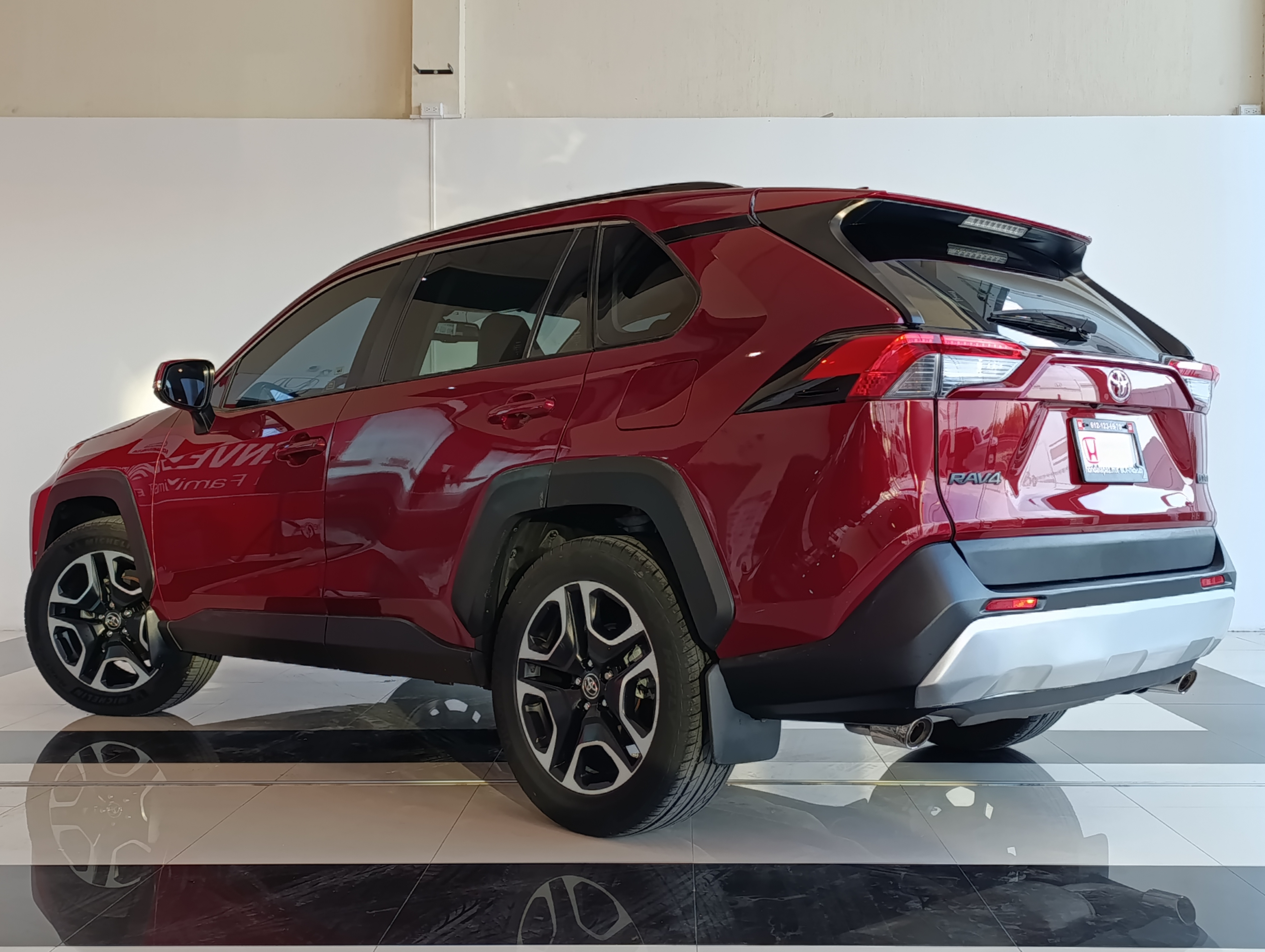 Toyota RAV4 Interior 25