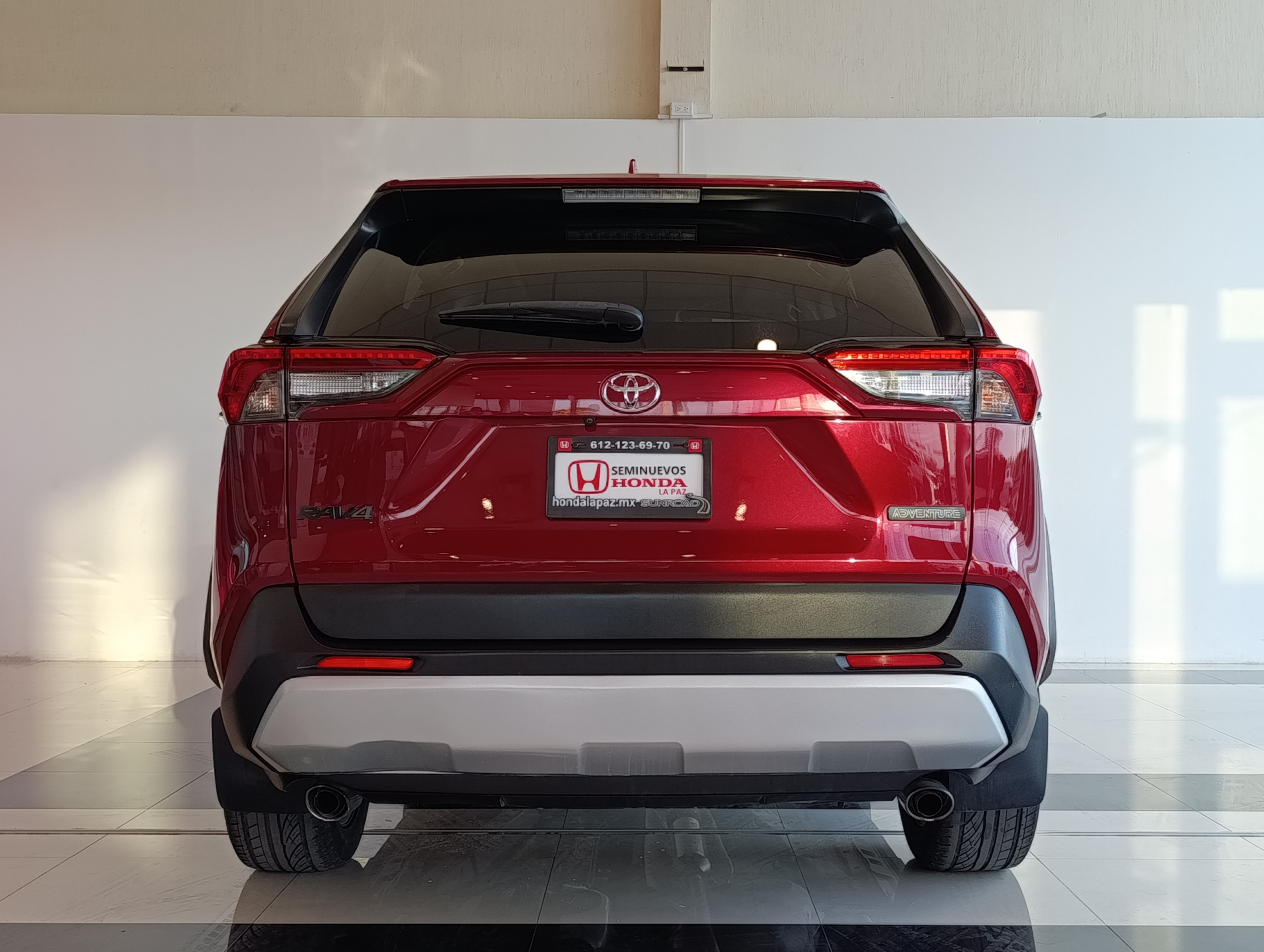 Toyota RAV4 Atrás 26