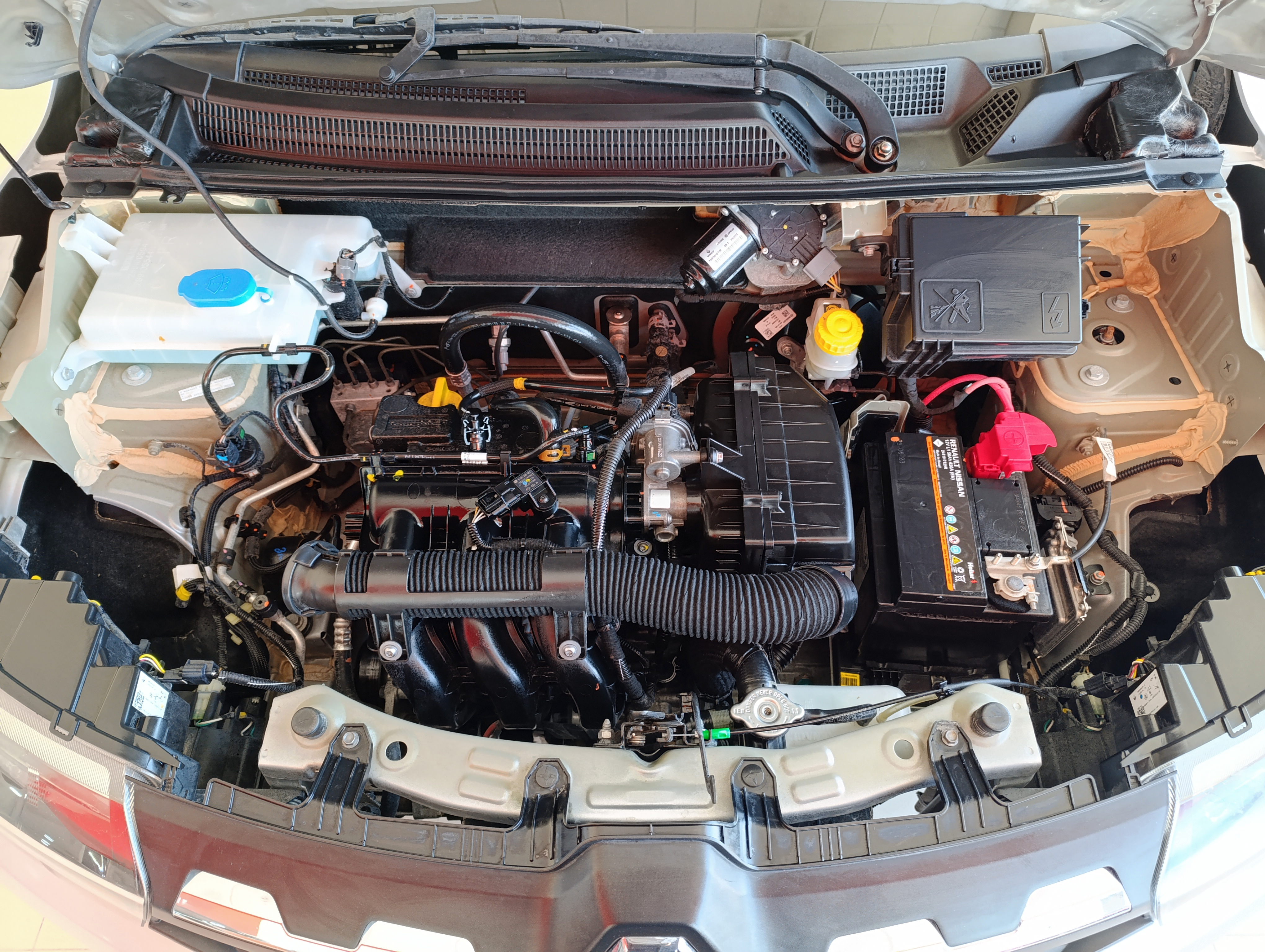 Renault Kwid Lateral izquierdo 22