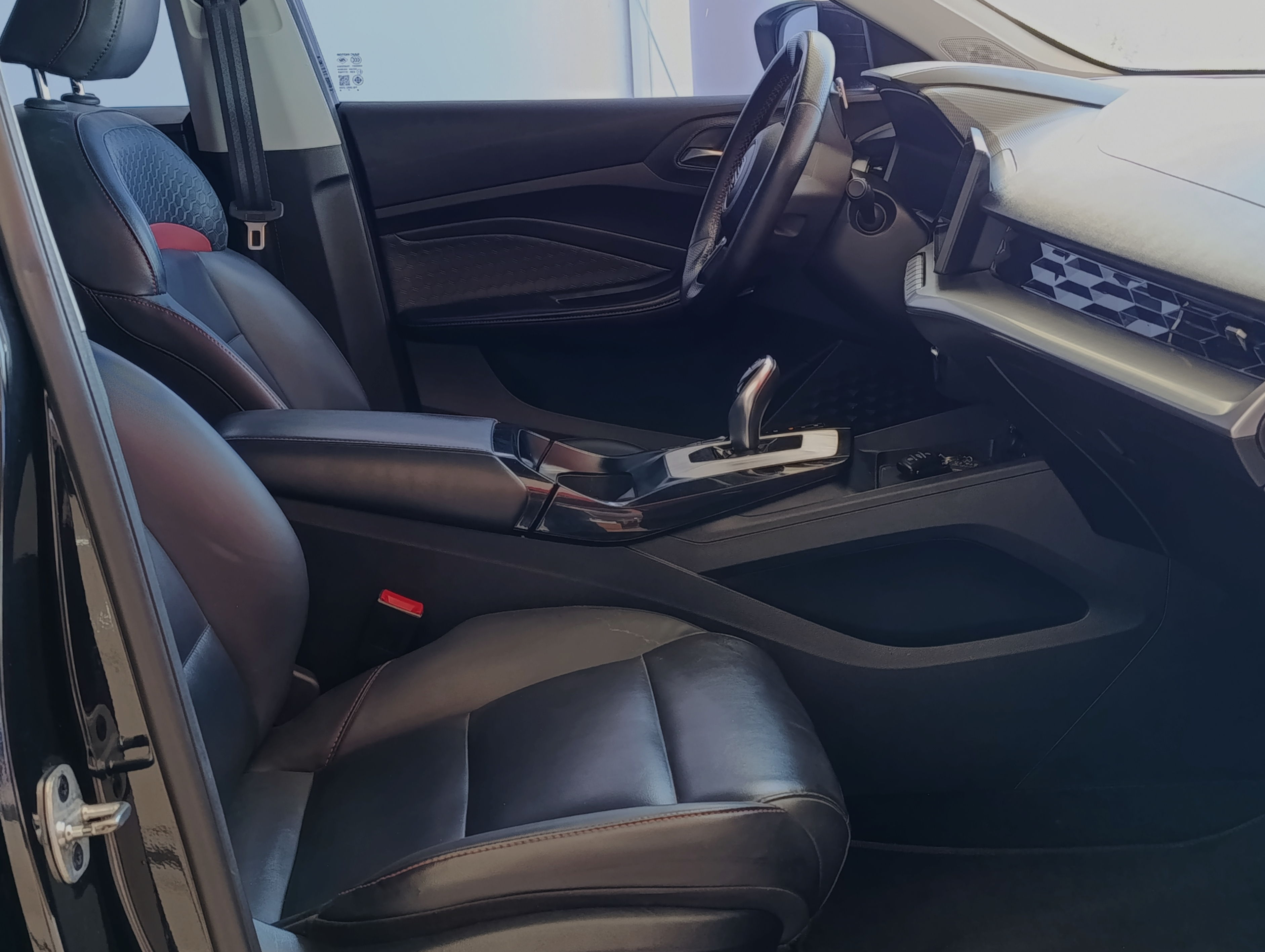 MG MOTOR GT Lateral izquierdo 15