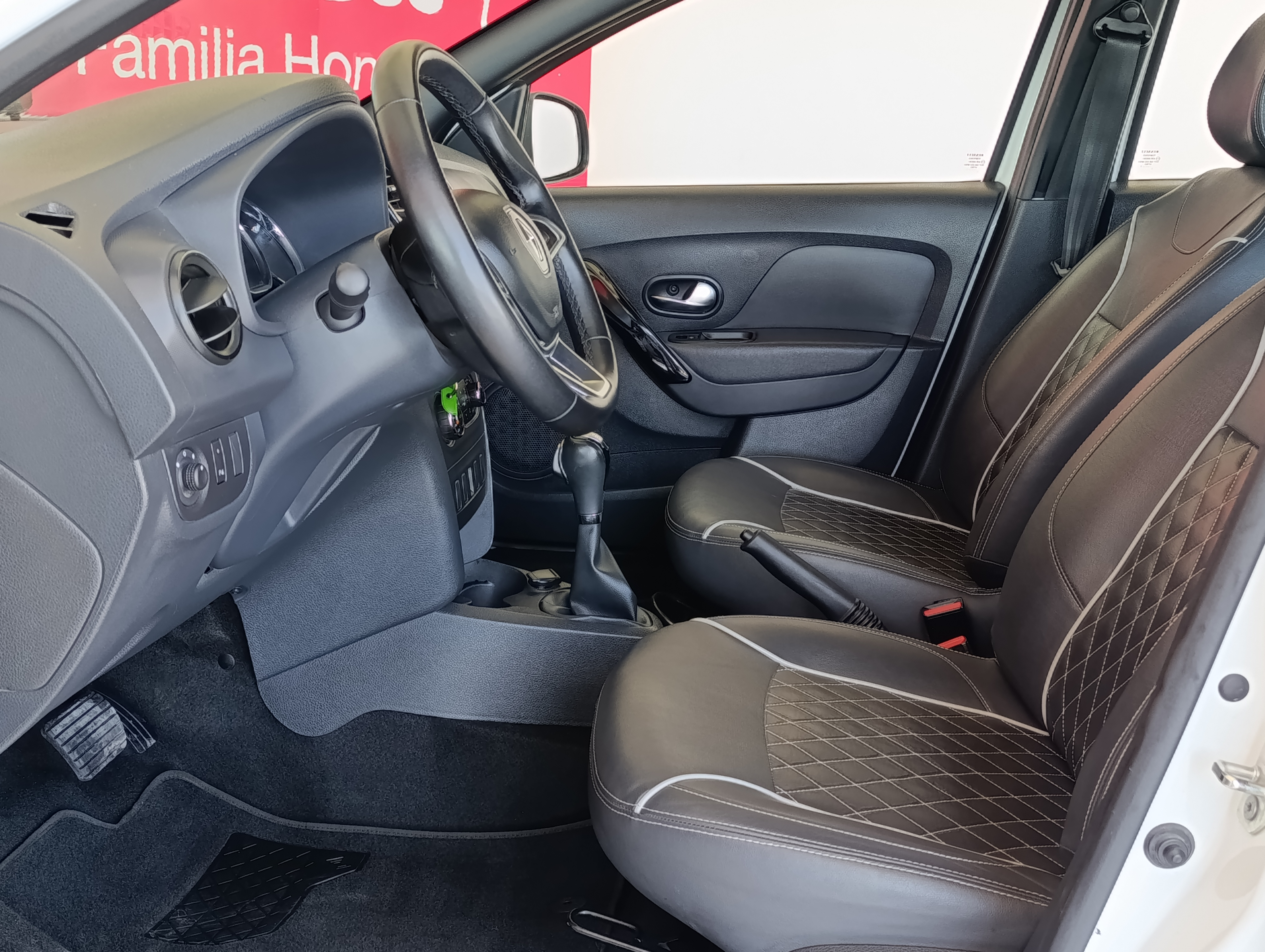 Renault LOGAN Llantas 5