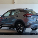 Nissan Kicks Lateral derecho 24
