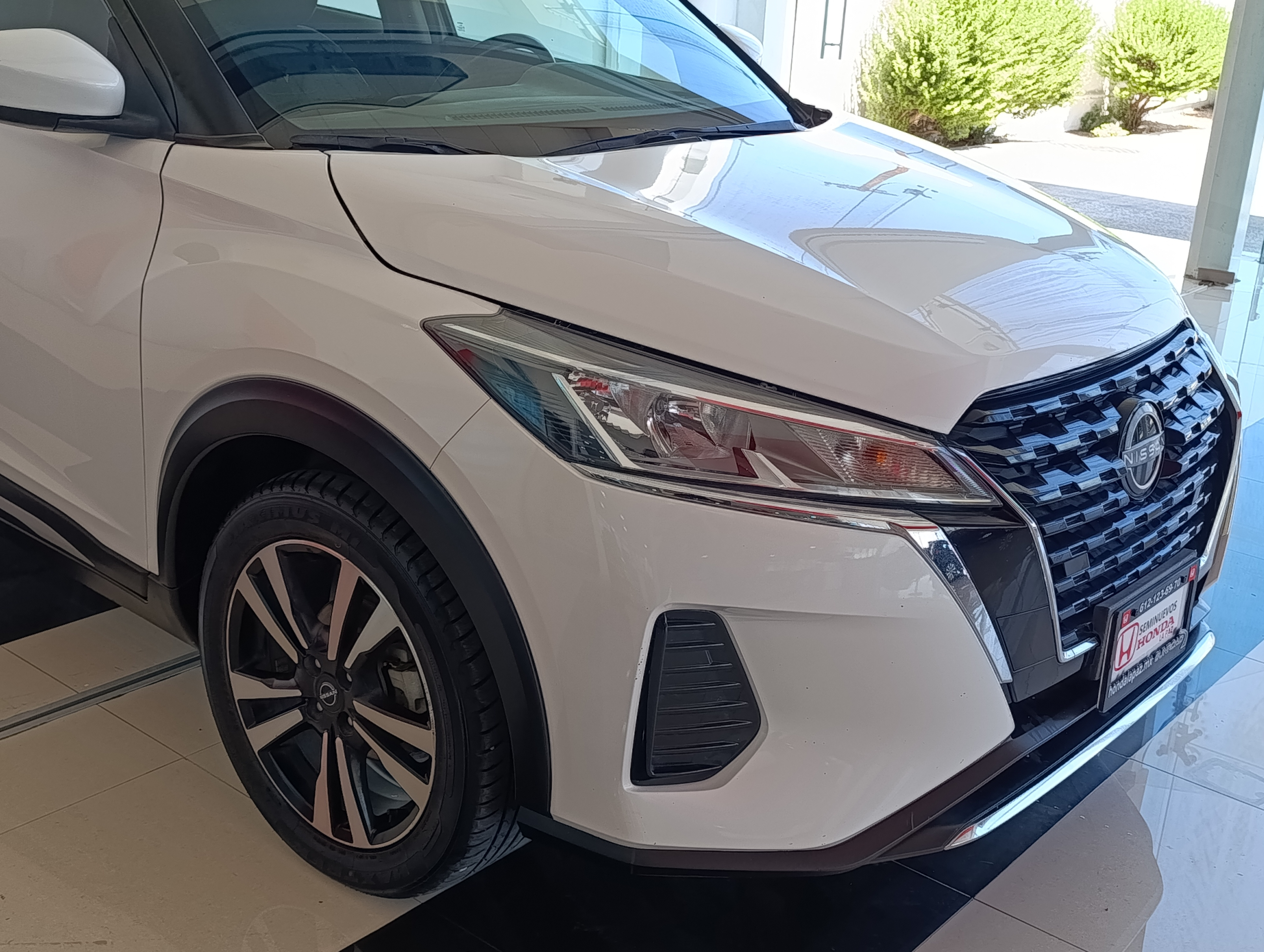 Nissan Kicks Atrás 20