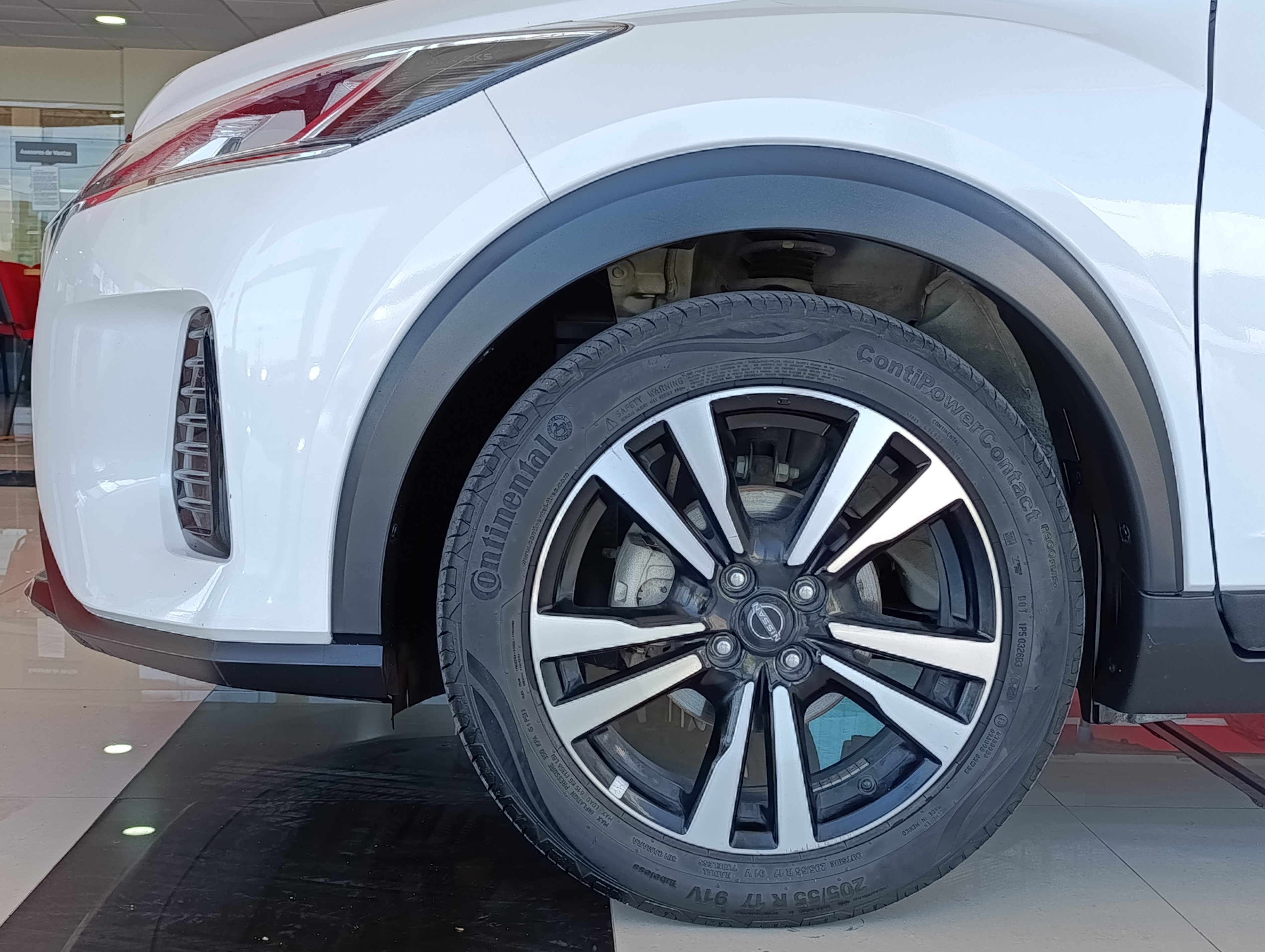 Nissan Kicks Lateral derecho 29