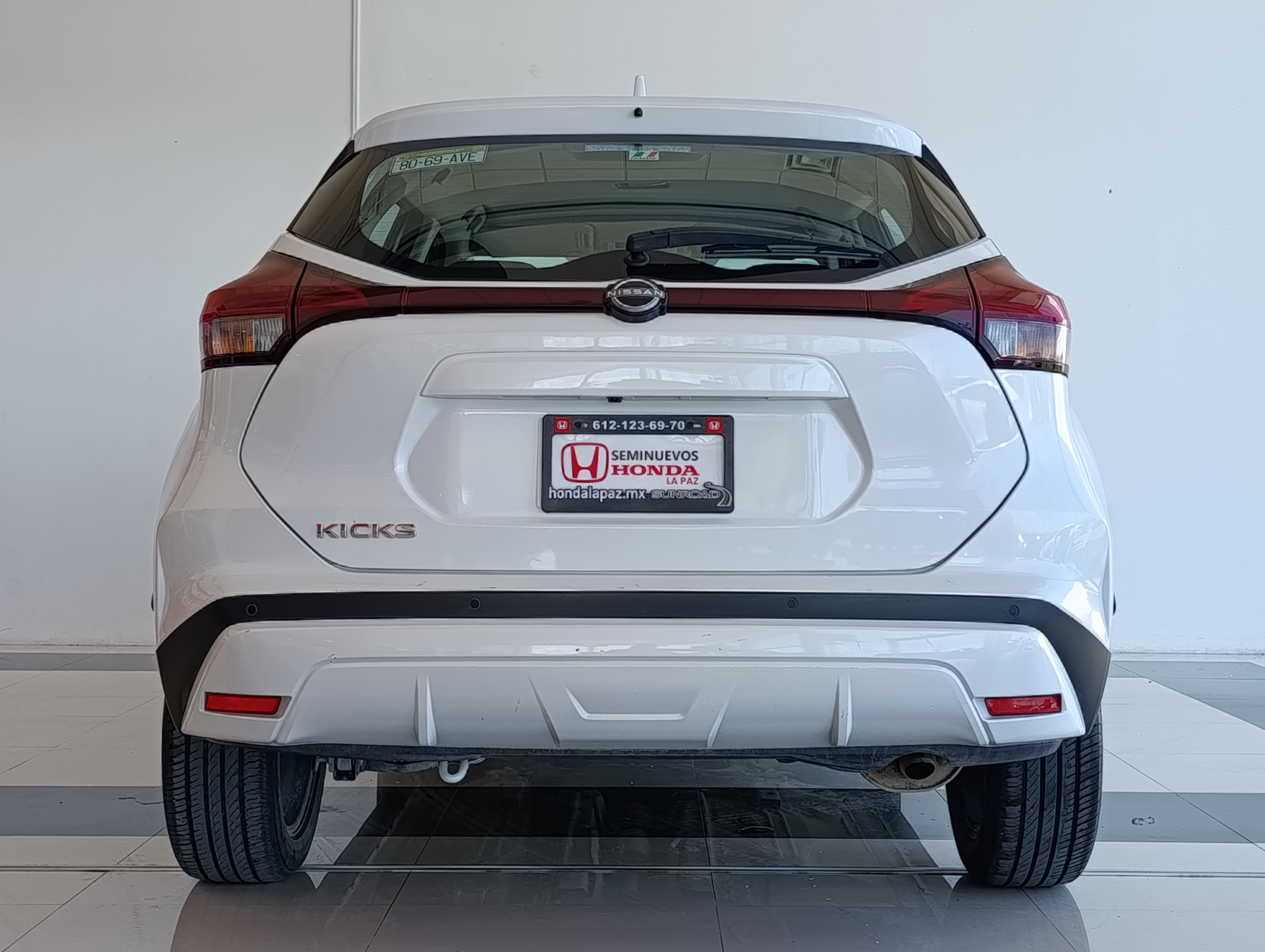Nissan Kicks Lateral izquierdo 24