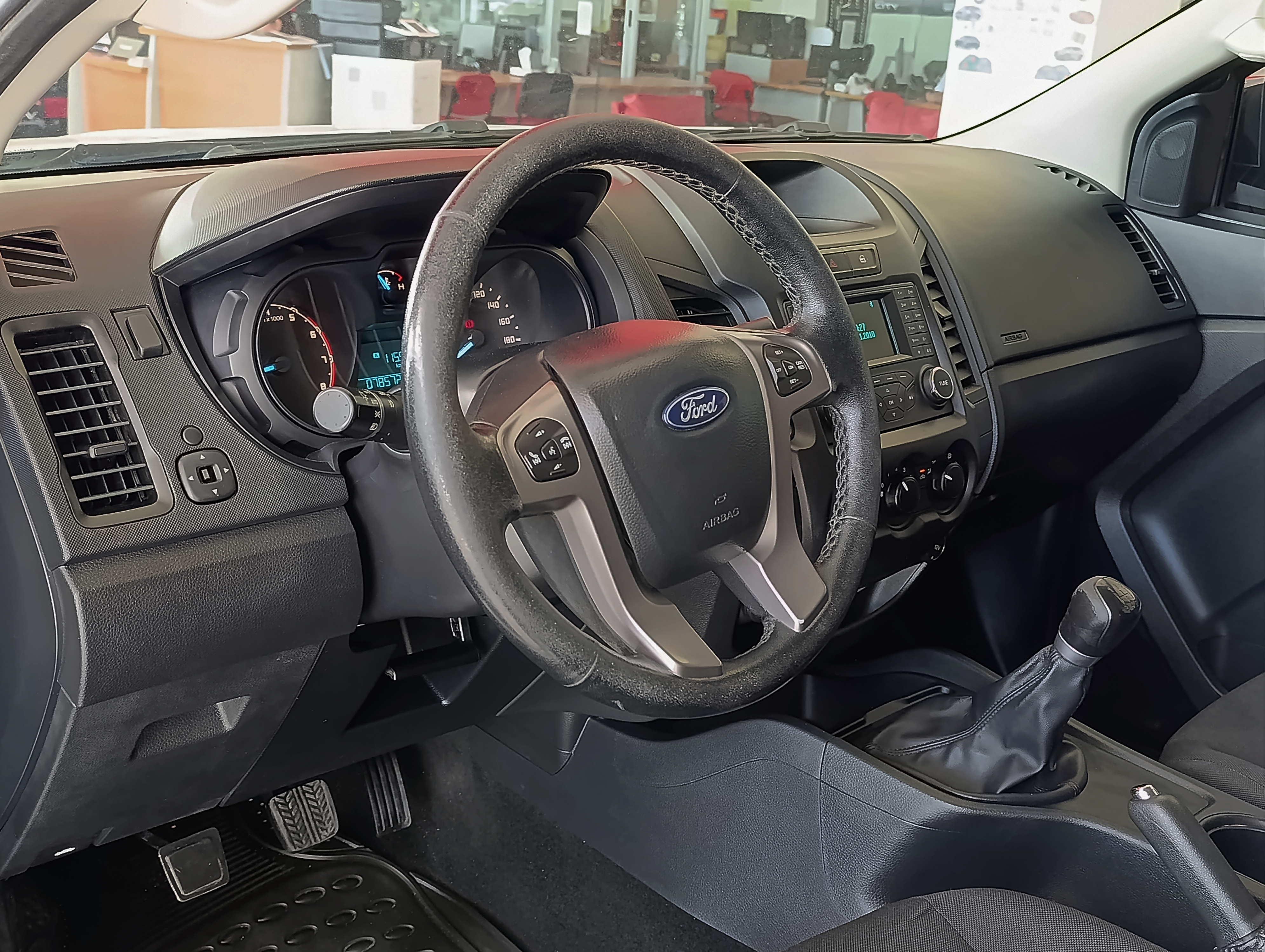 Ford Ranger Lateral izquierdo 4