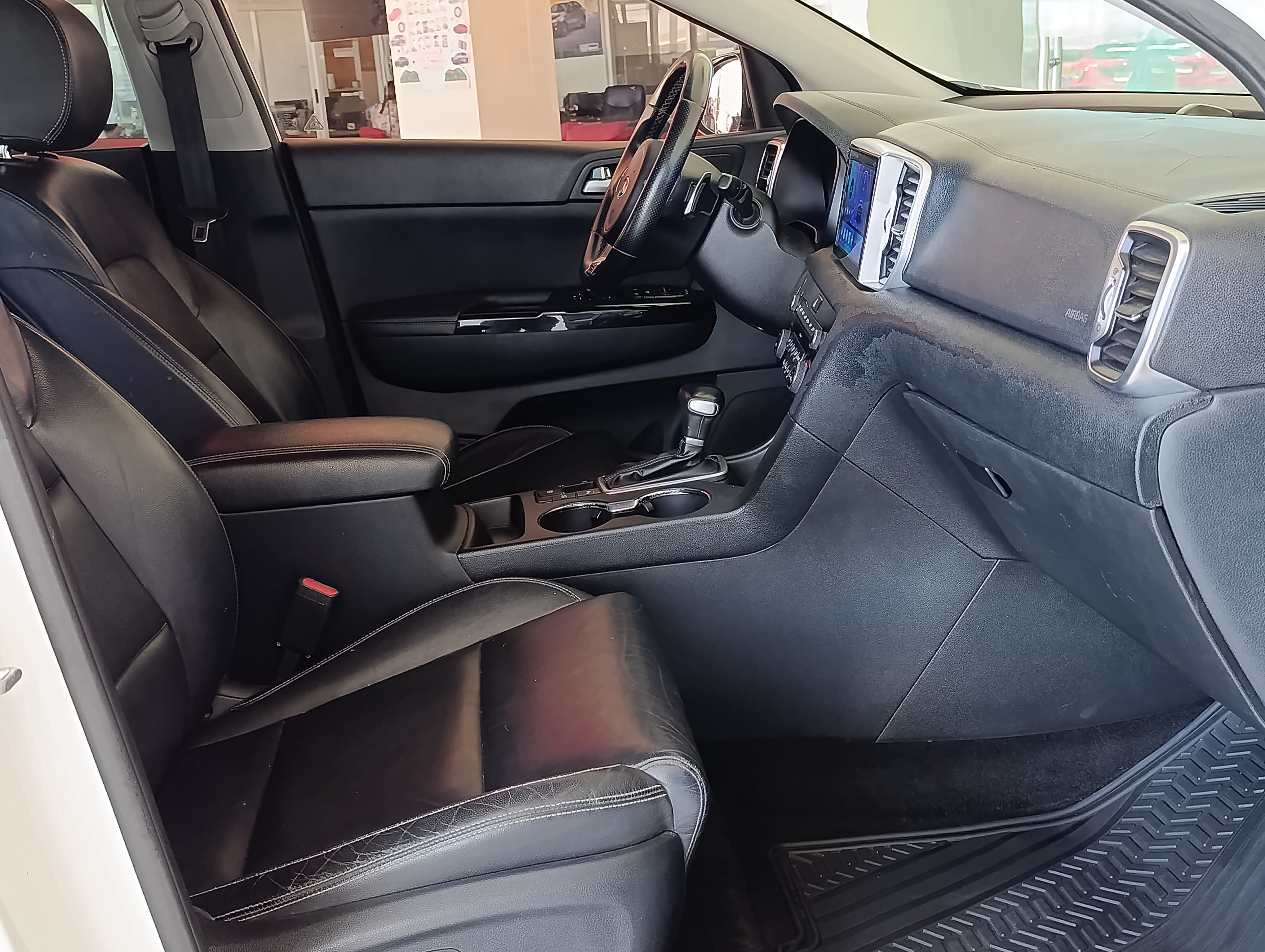 KIA SPORTAGE Lateral derecho 15