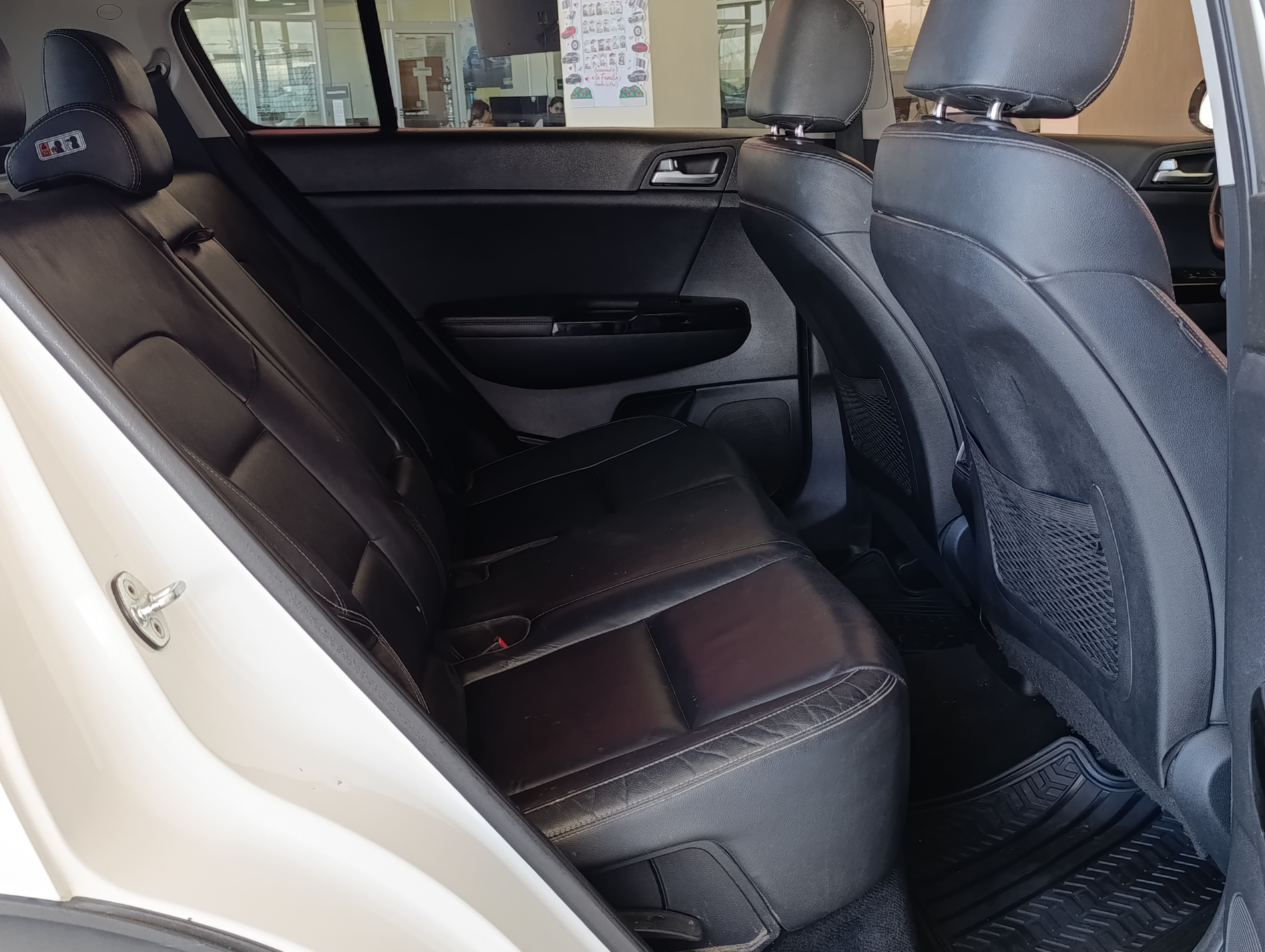 KIA SPORTAGE Lateral derecho 17