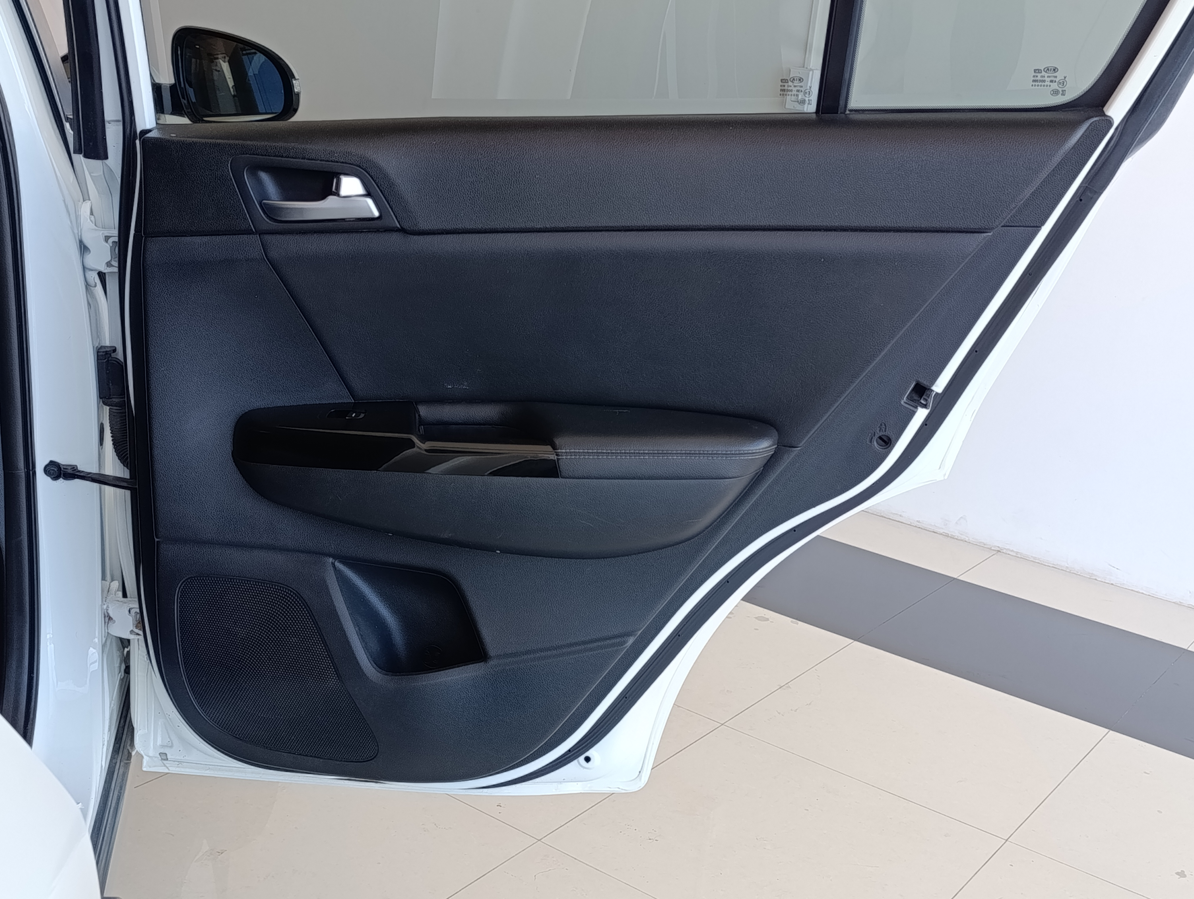 KIA SPORTAGE Lateral izquierdo 18
