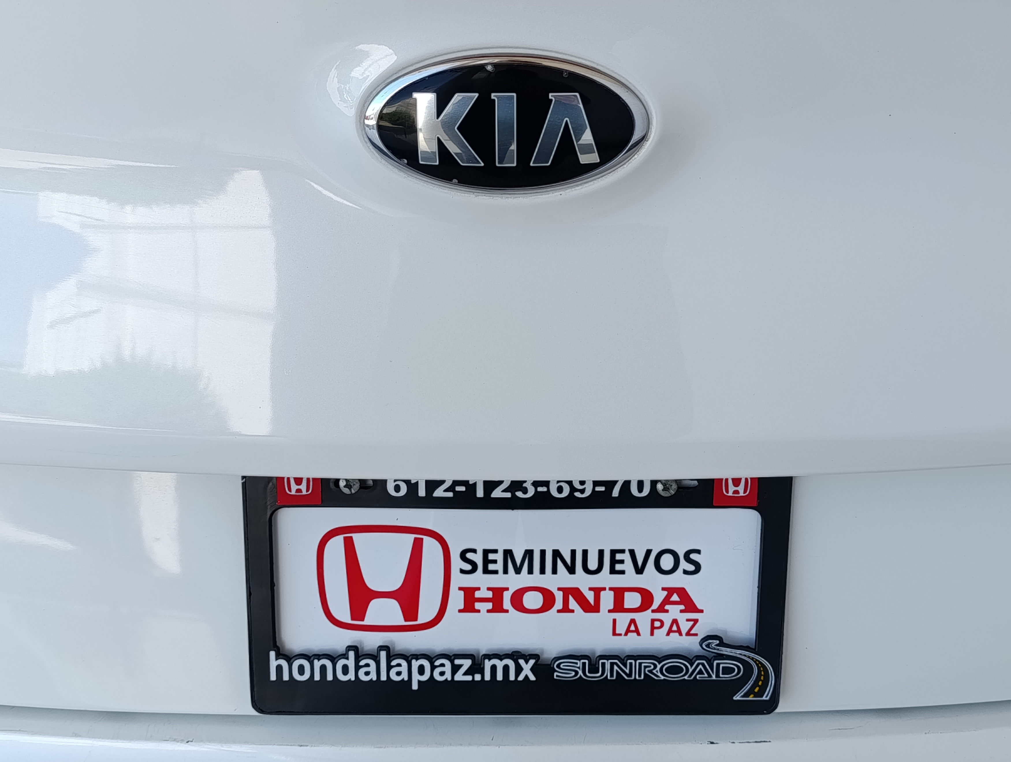 KIA SPORTAGE Interior 26