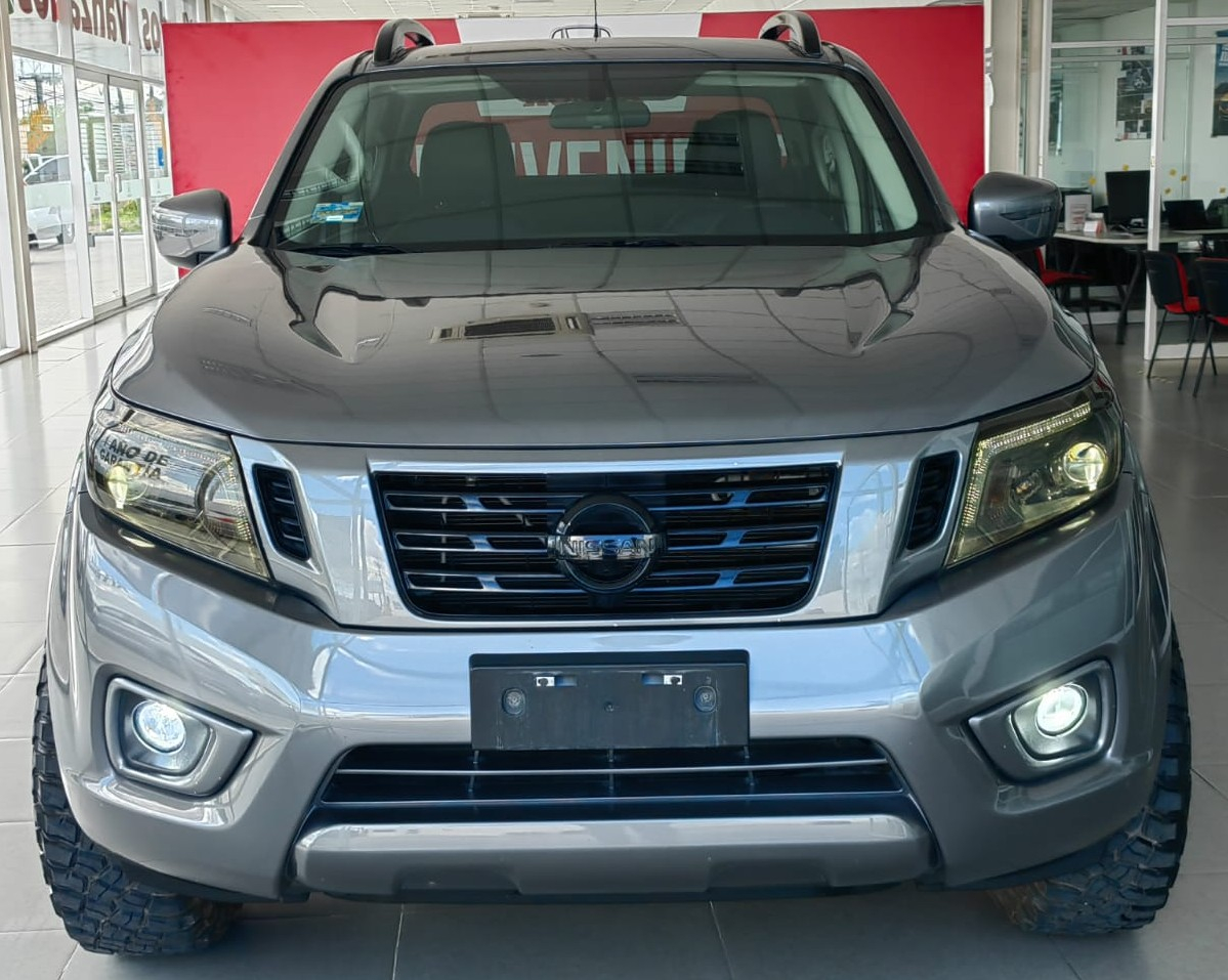 Nissan Comerciales Frontier y NP 300 Frontier Pick-Up Lateral derecho 2