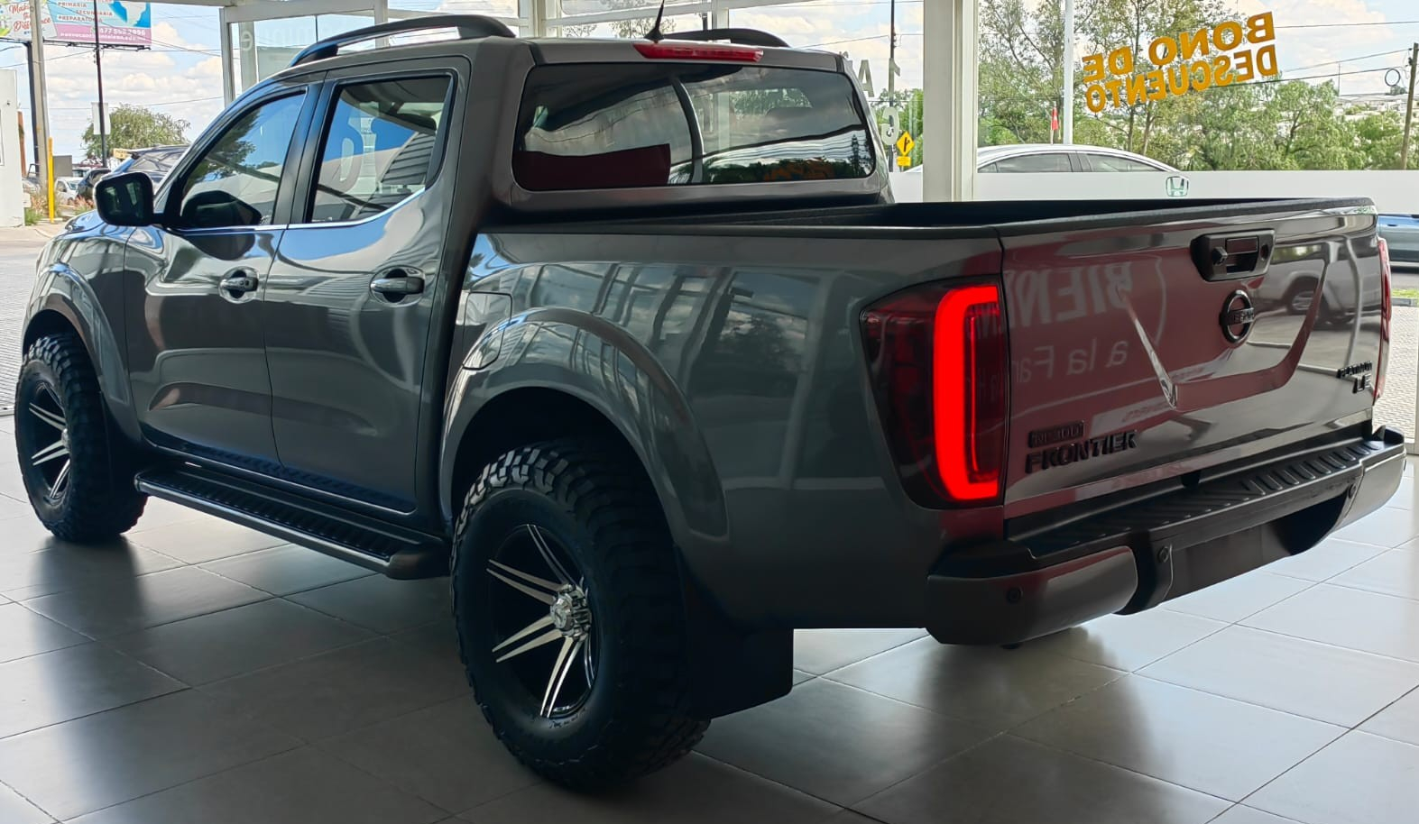 Nissan Comerciales Frontier y NP 300 Frontier Pick-Up Interior 7