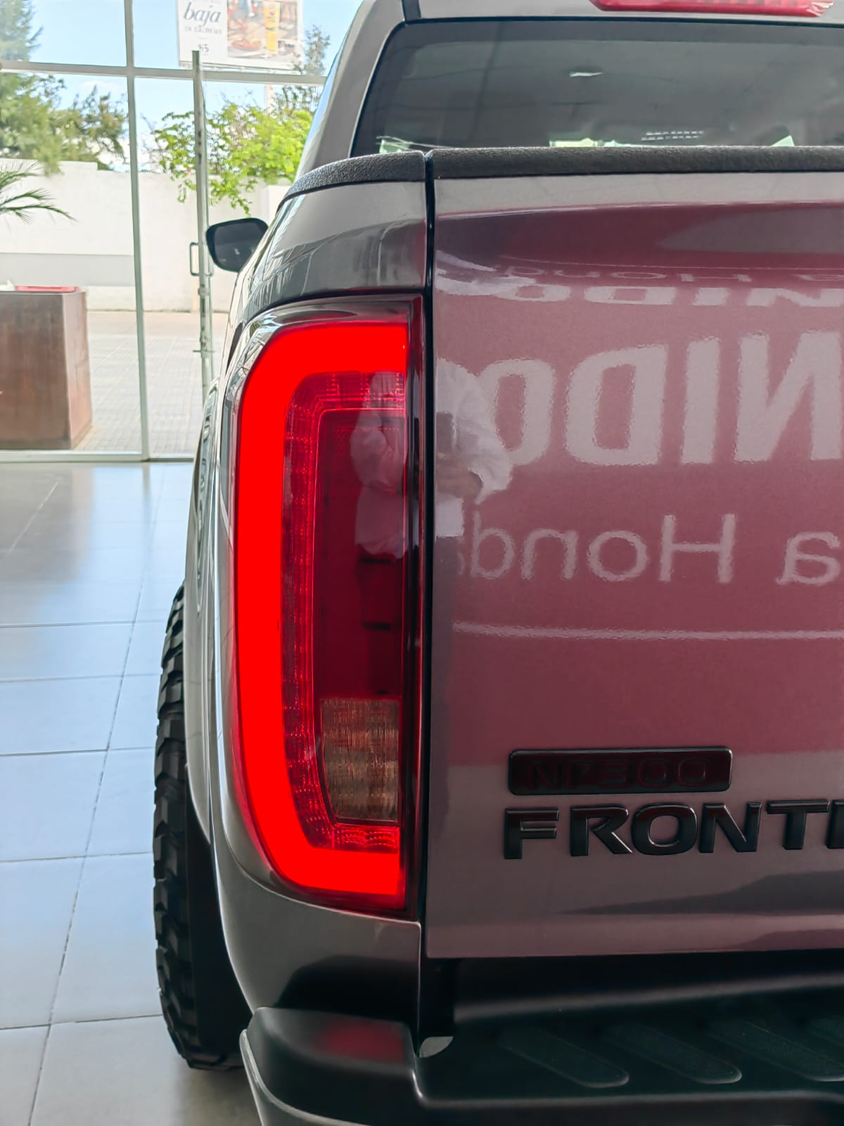 Nissan Comerciales Frontier y NP 300 Frontier Pick-Up Tablero 10