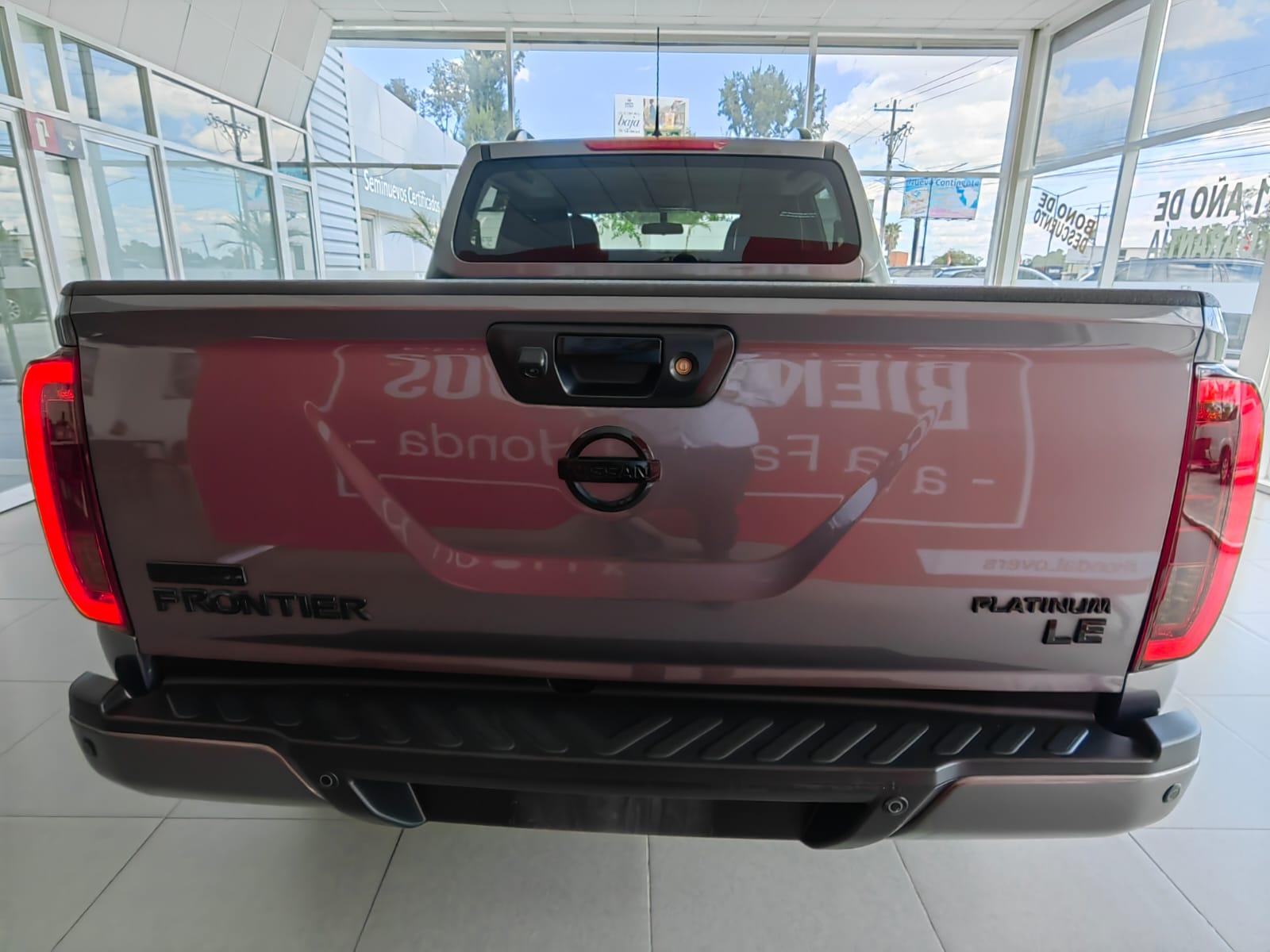 Nissan Comerciales Frontier y NP 300 Frontier Pick-Up Asientos 4