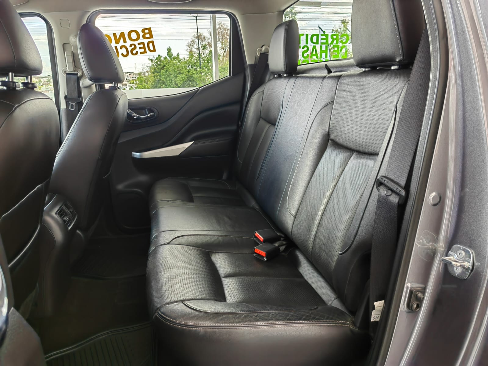 Nissan Comerciales Frontier y NP 300 Frontier Pick-Up Interior 14