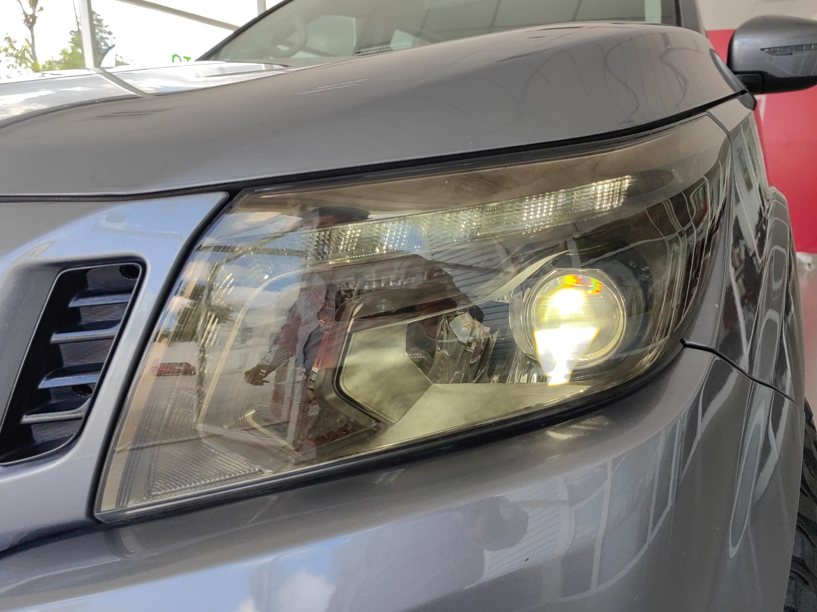 Nissan Comerciales Frontier y NP 300 Frontier Pick-Up Frente 20