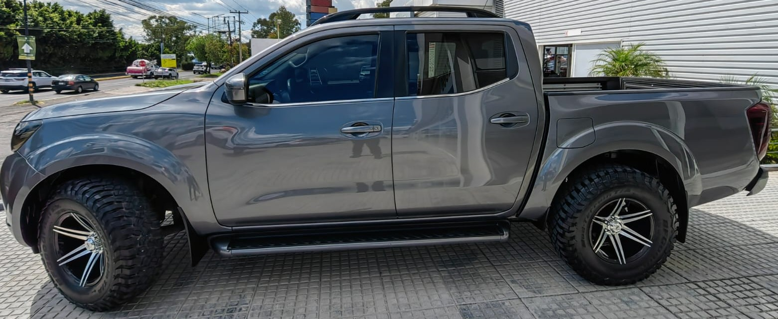 Nissan Comerciales Frontier y NP 300 Frontier Pick-Up Tablero 6
