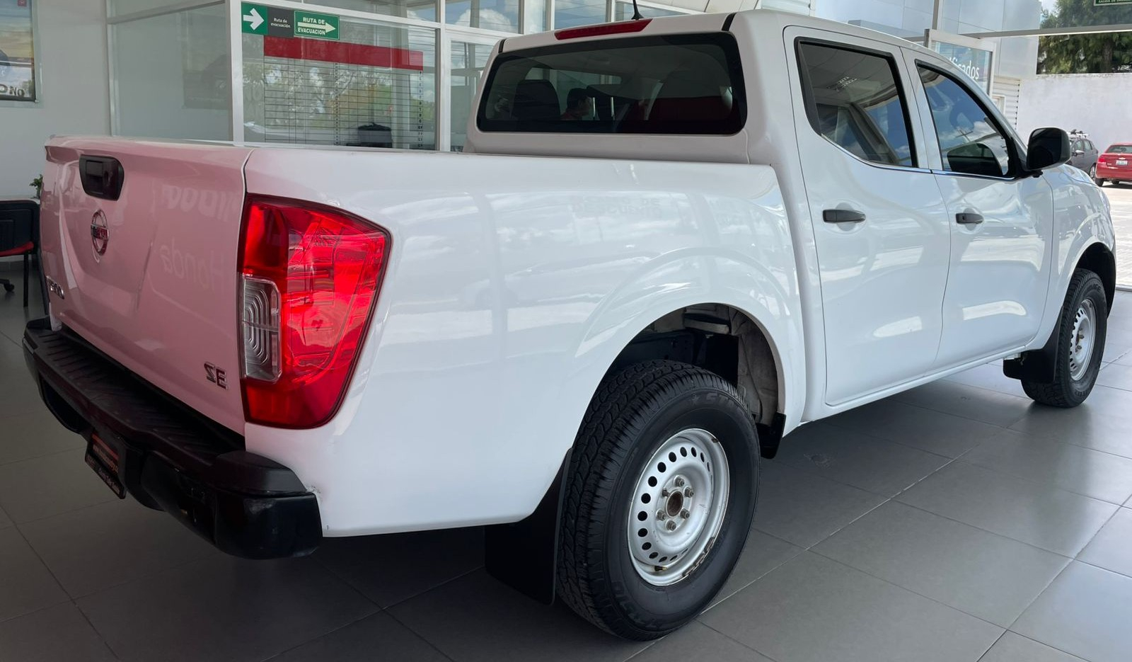 Nissan Comerciales NP300 Arriba 7