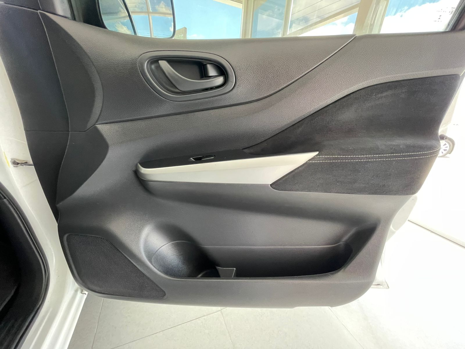 Nissan Comerciales NP300 Interior 13