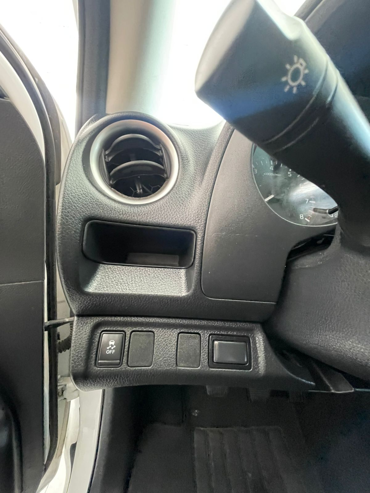 Nissan Comerciales NP300 Interior 16