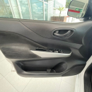 Nissan Comerciales NP300 Lateral izquierdo 17