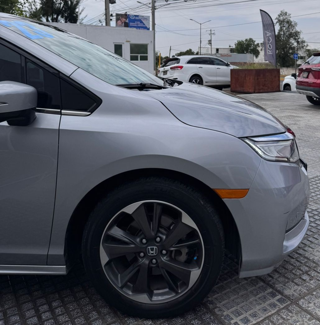 Honda Odyssey Minivan Lateral derecho 8