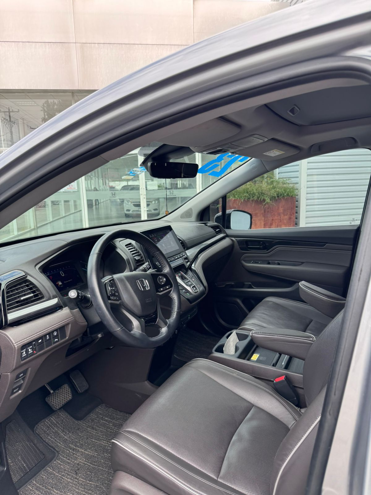 Honda Odyssey Minivan Atrás 13
