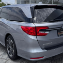 Honda Odyssey Minivan Lateral derecho 7