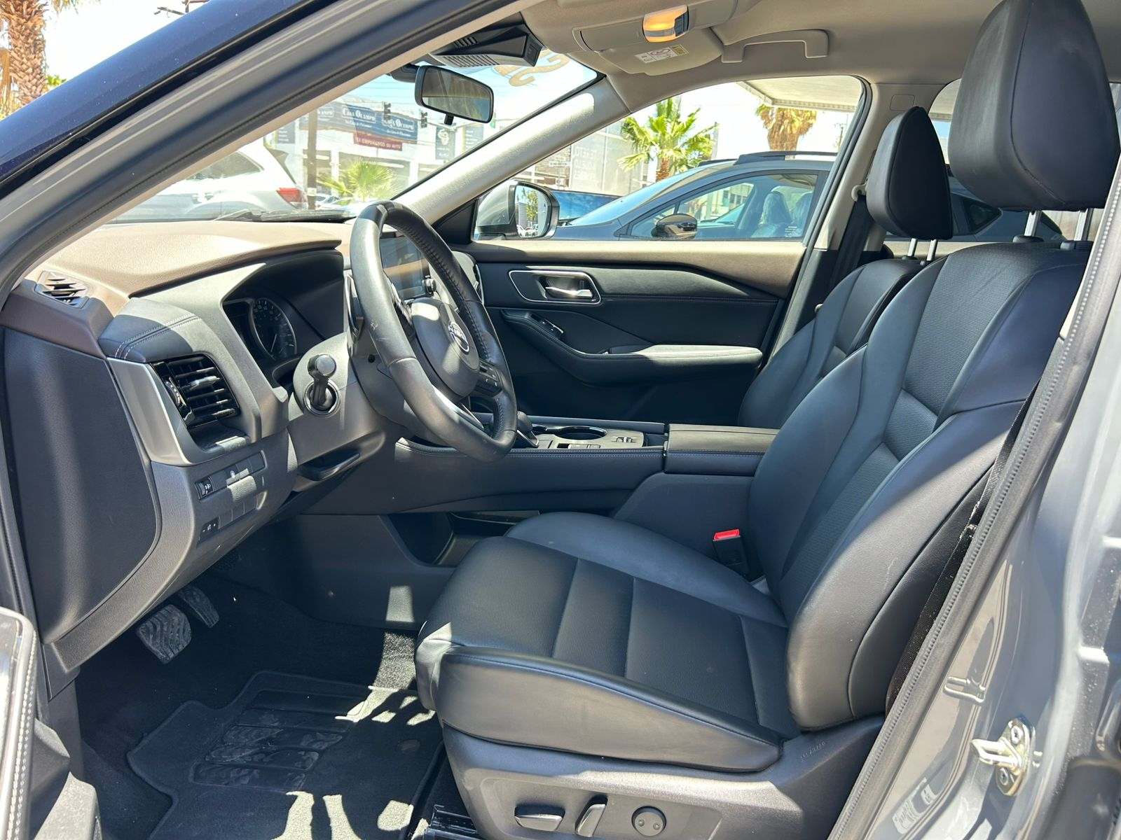Nissan X-TRAIL Lateral derecho 7