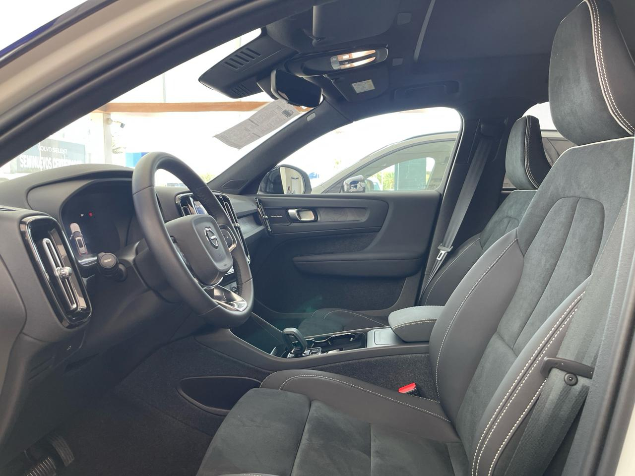 Volvo XC40 VUD Lateral derecho 2
