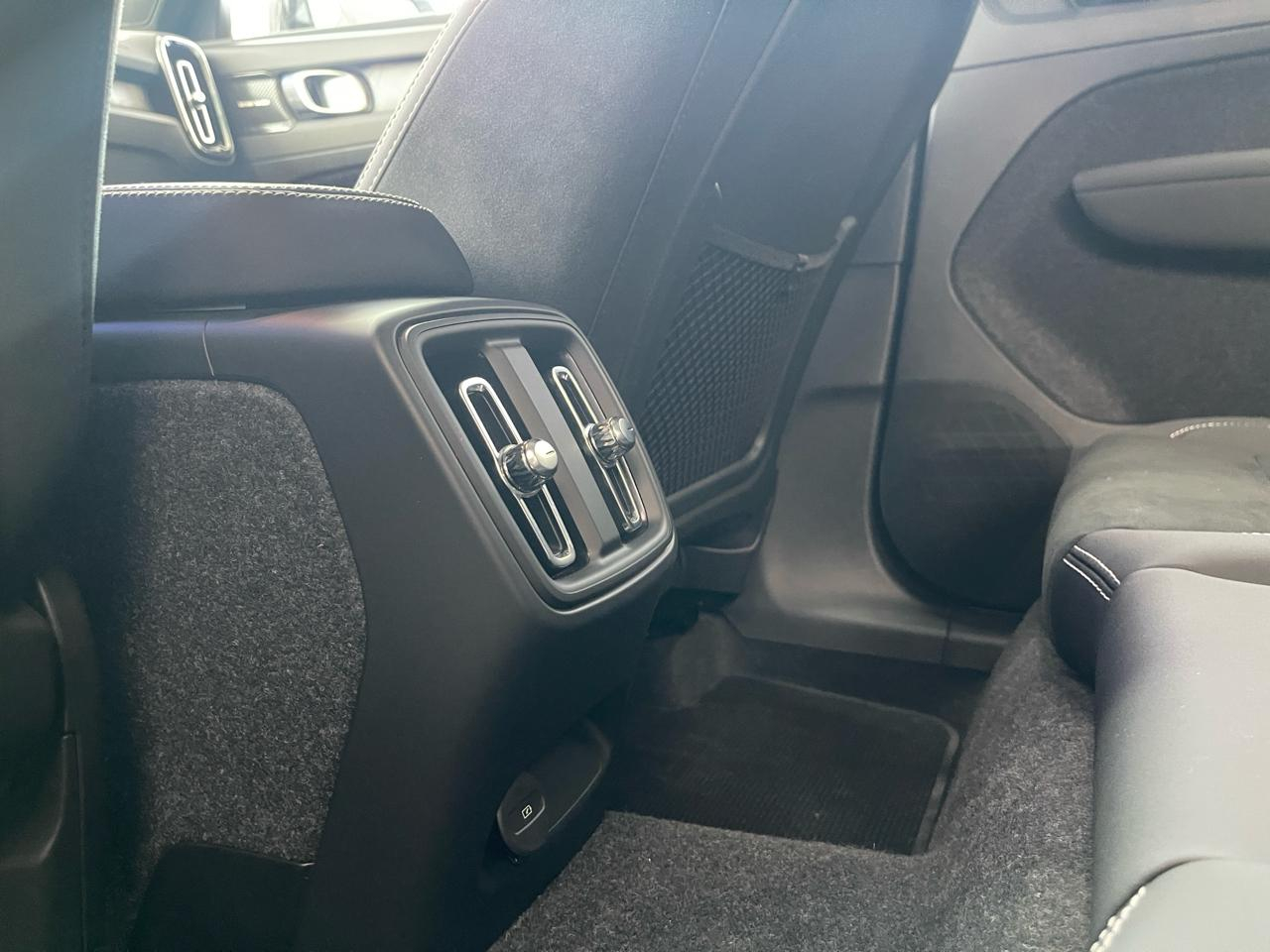 Volvo XC40 VUD Arriba 14