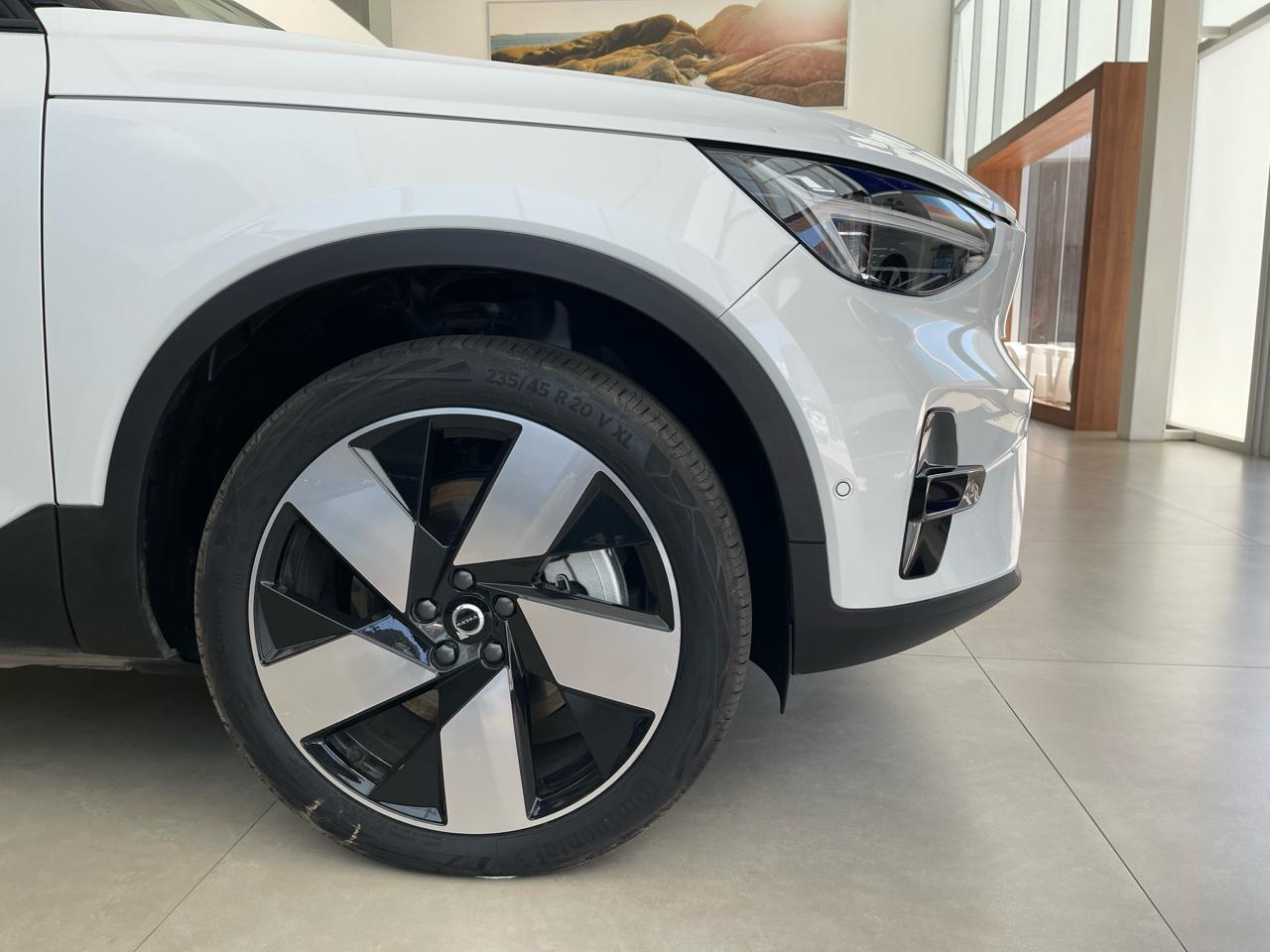 Volvo XC40 VUD Lateral derecho 27
