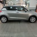 Suzuki Swift Atrás 8