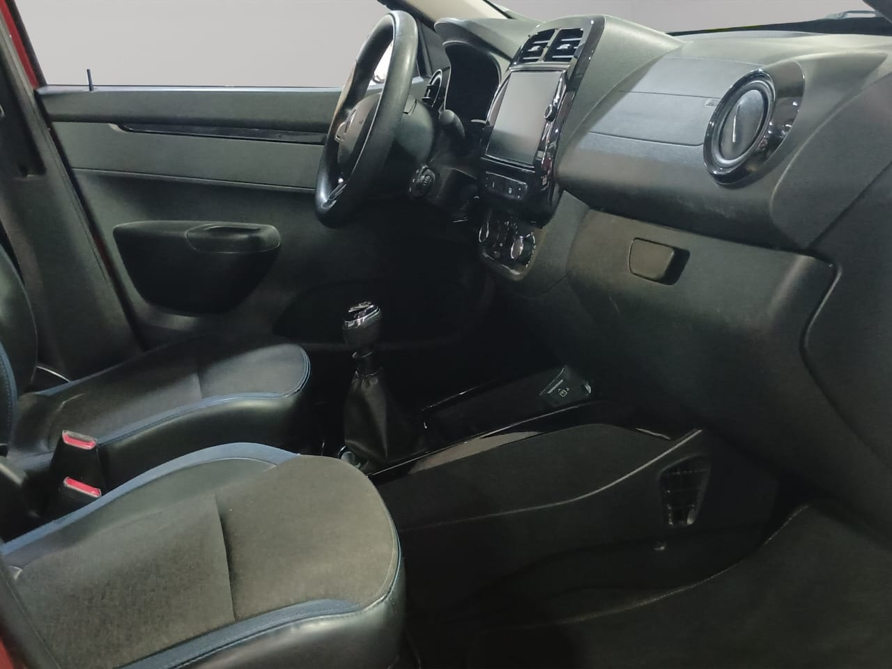 Renault Kwid Lateral izquierdo 12