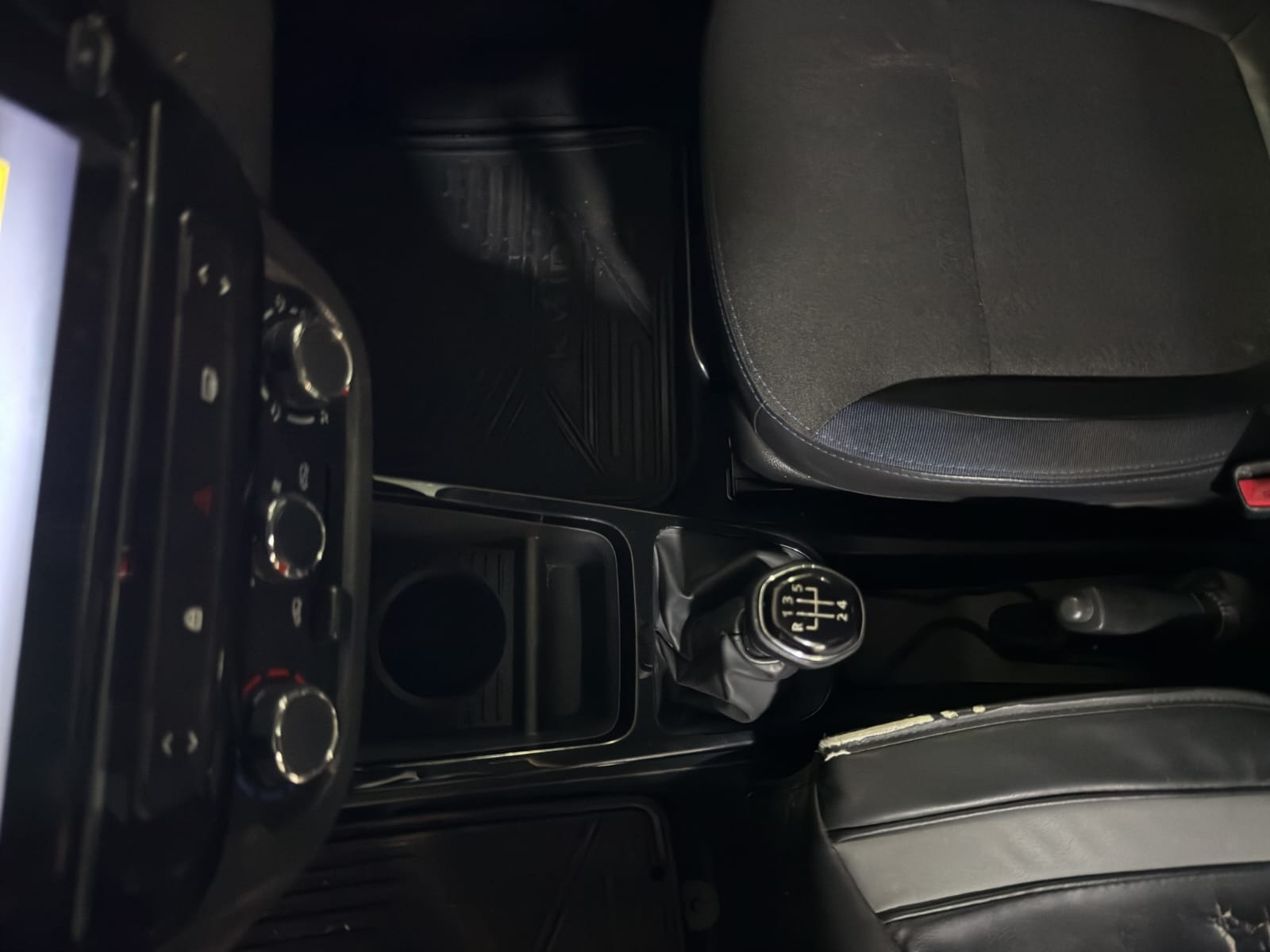 Renault Kwid Atrás 21