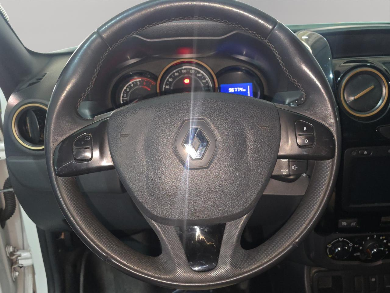 Renault Duster VUD Lateral derecho 13