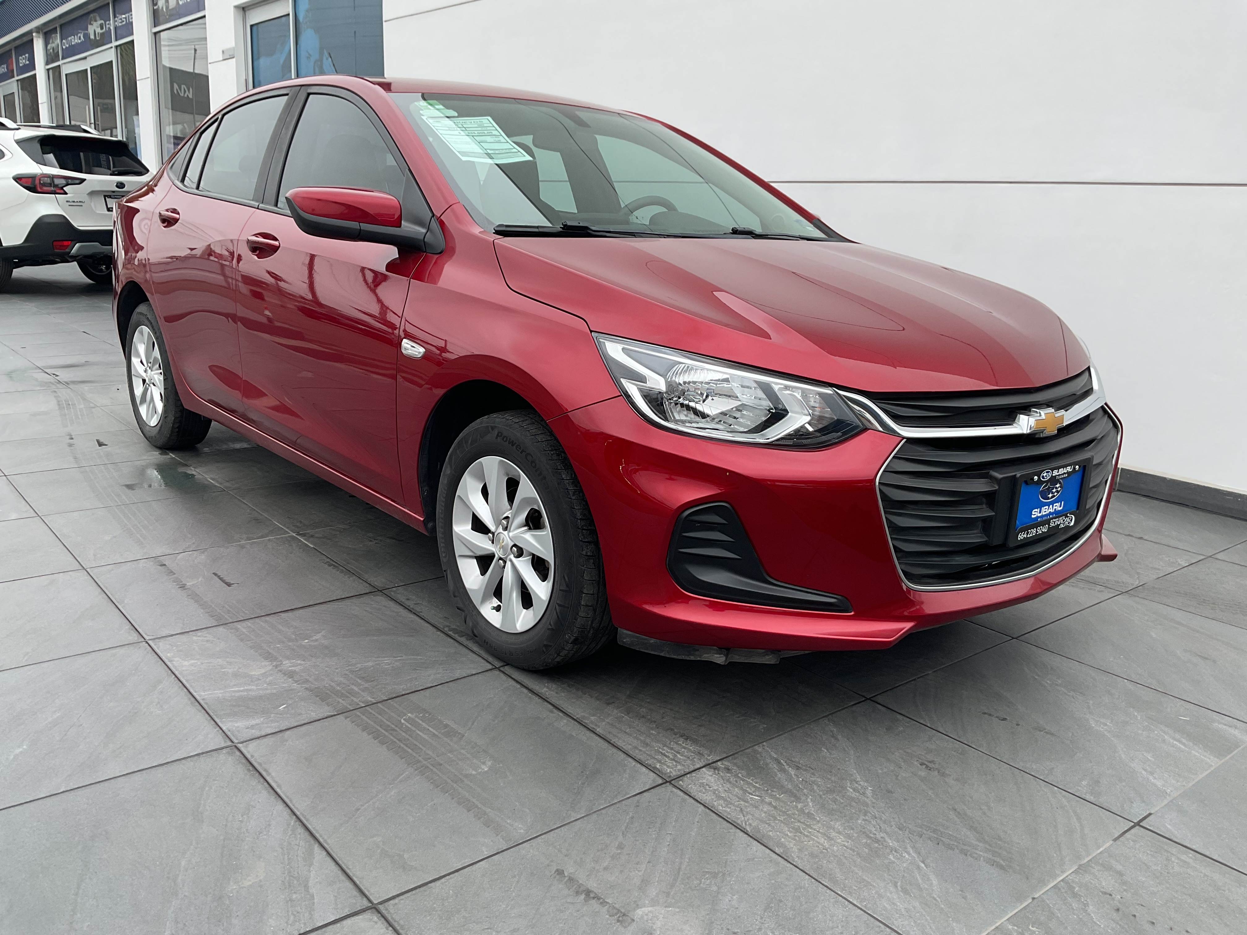 Chevrolet Onix Atrás 6