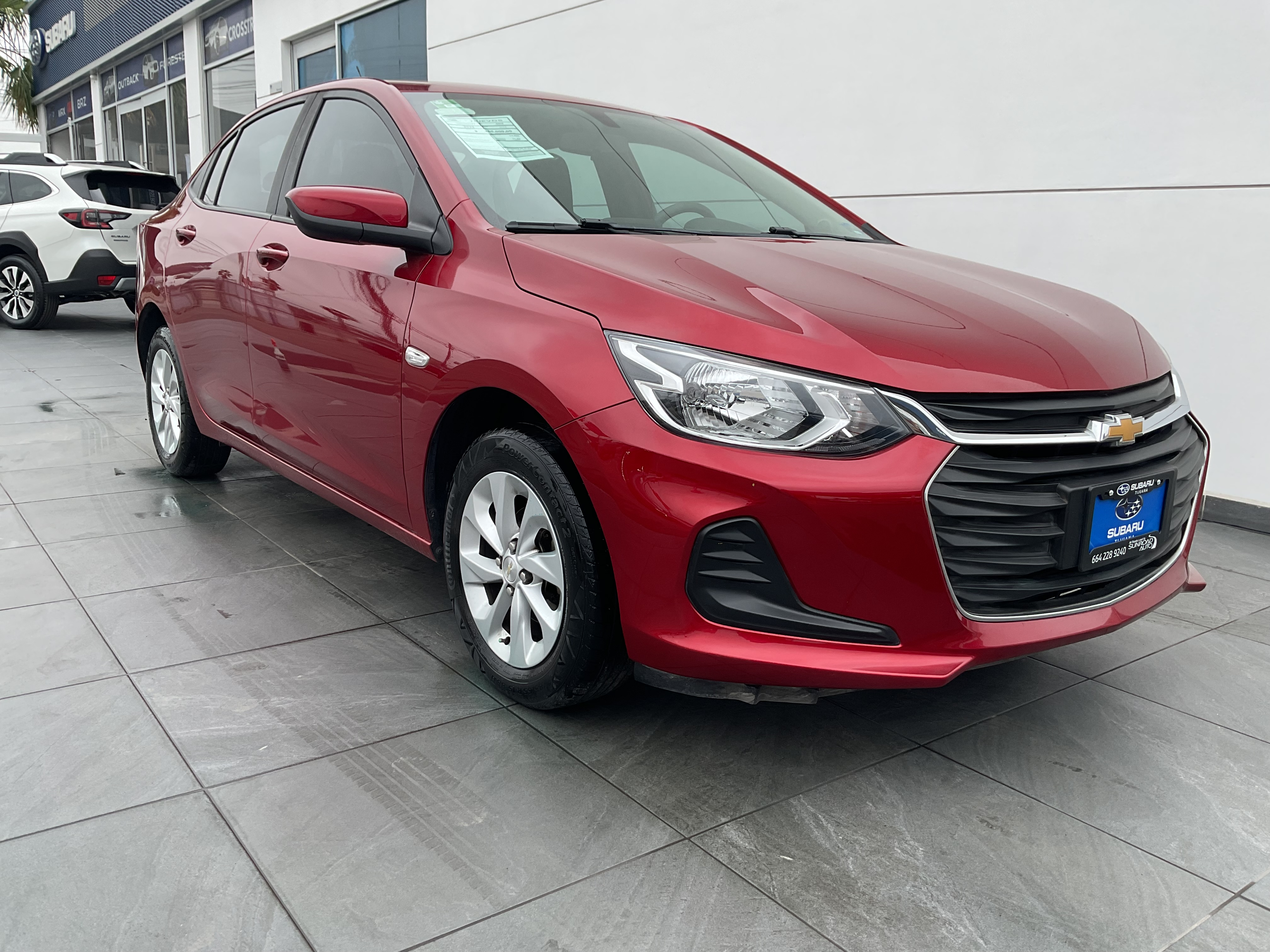 Chevrolet Onix Atrás 9