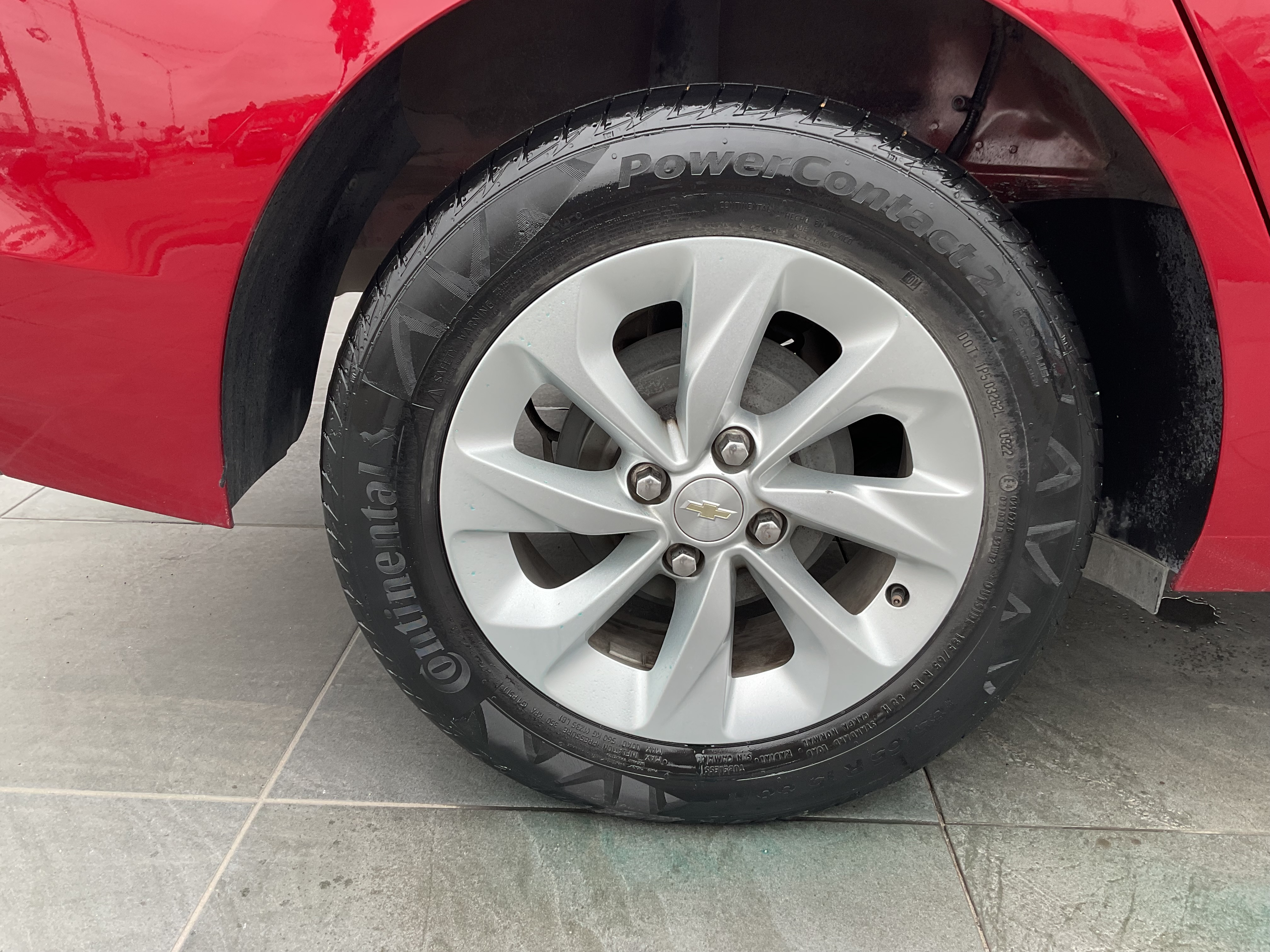 Chevrolet Onix Arriba 12
