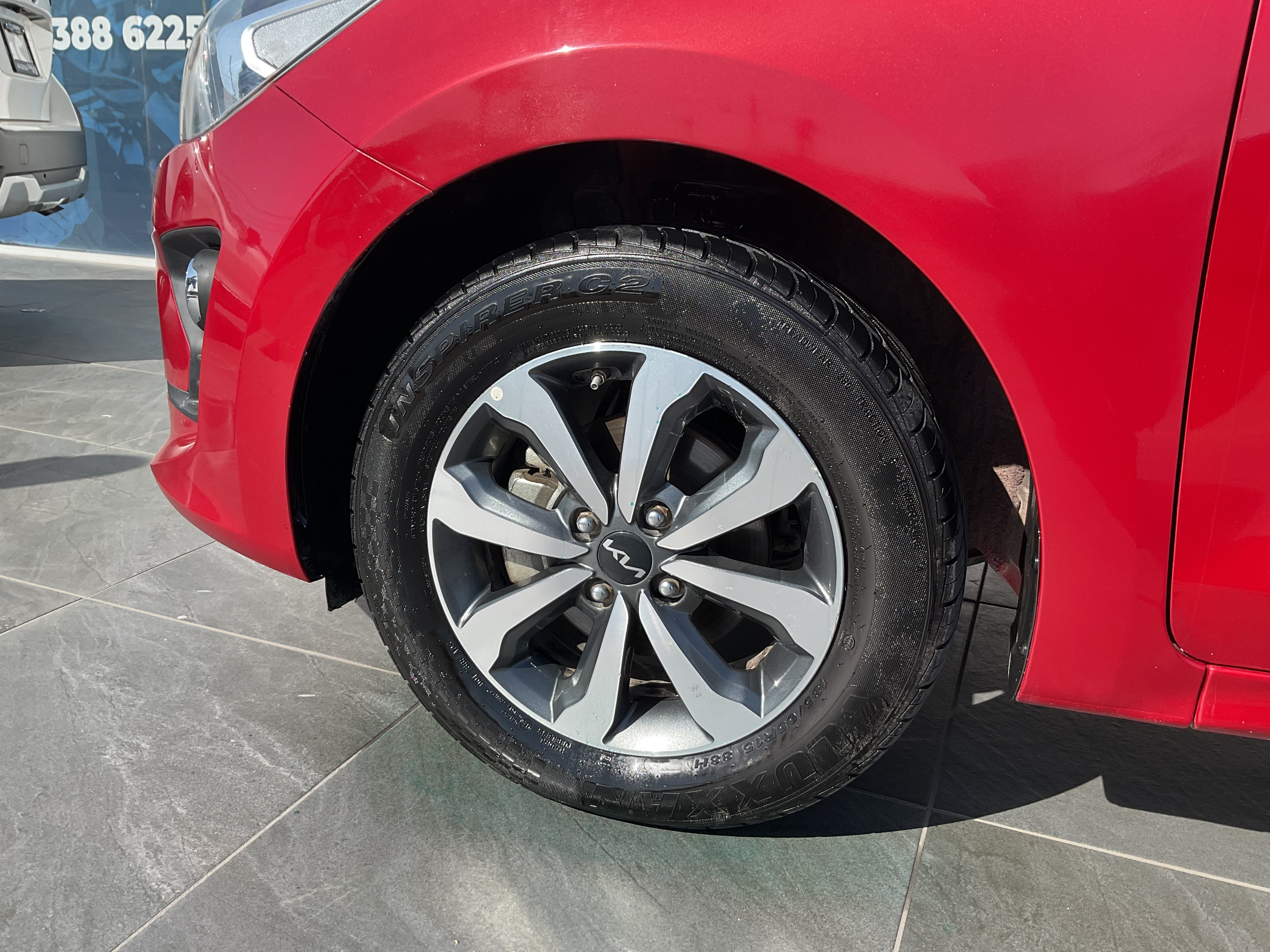 KIA KIA RIO SEDAN Lateral derecho 6