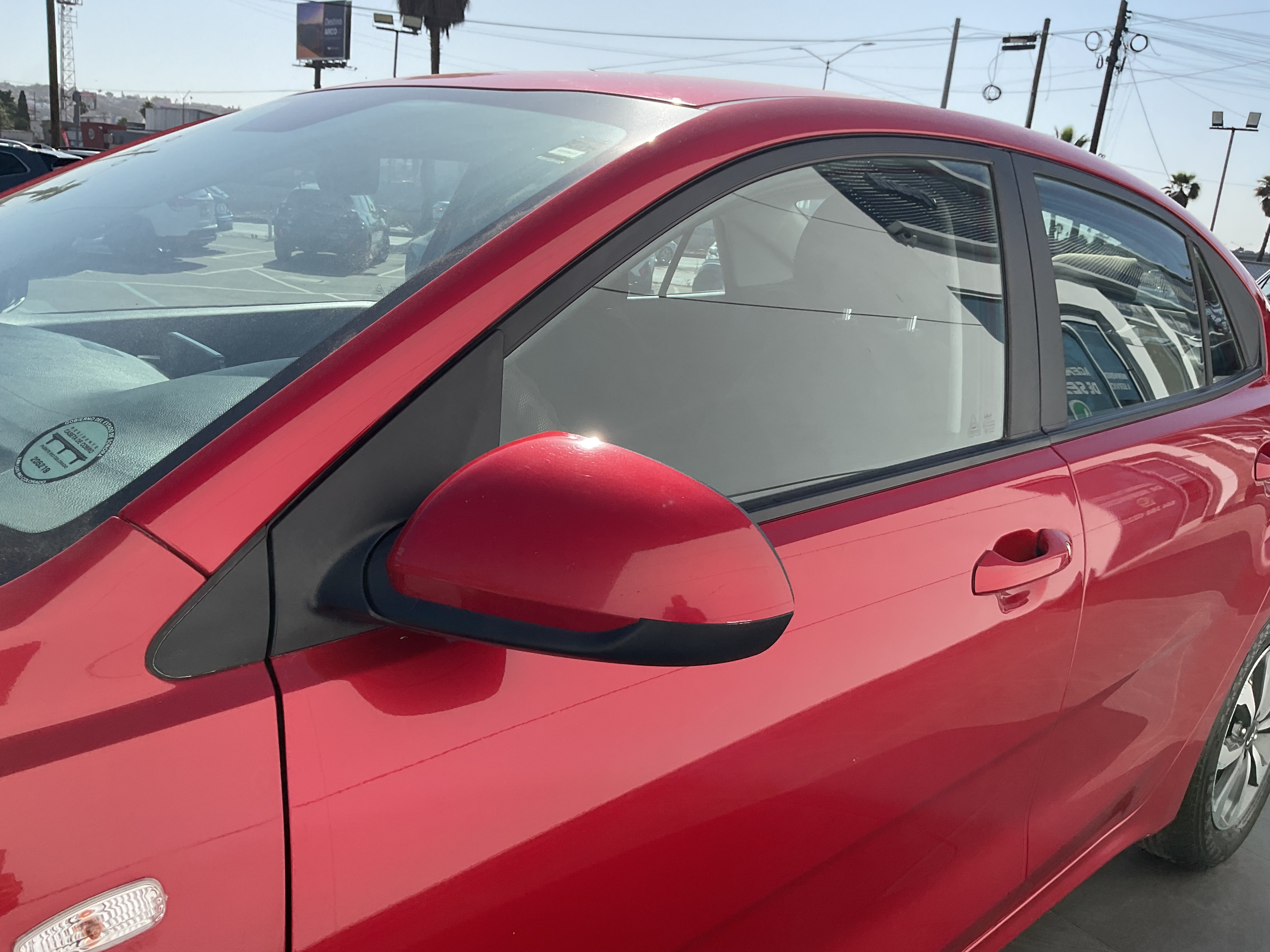 KIA KIA RIO SEDAN Lateral derecho 11