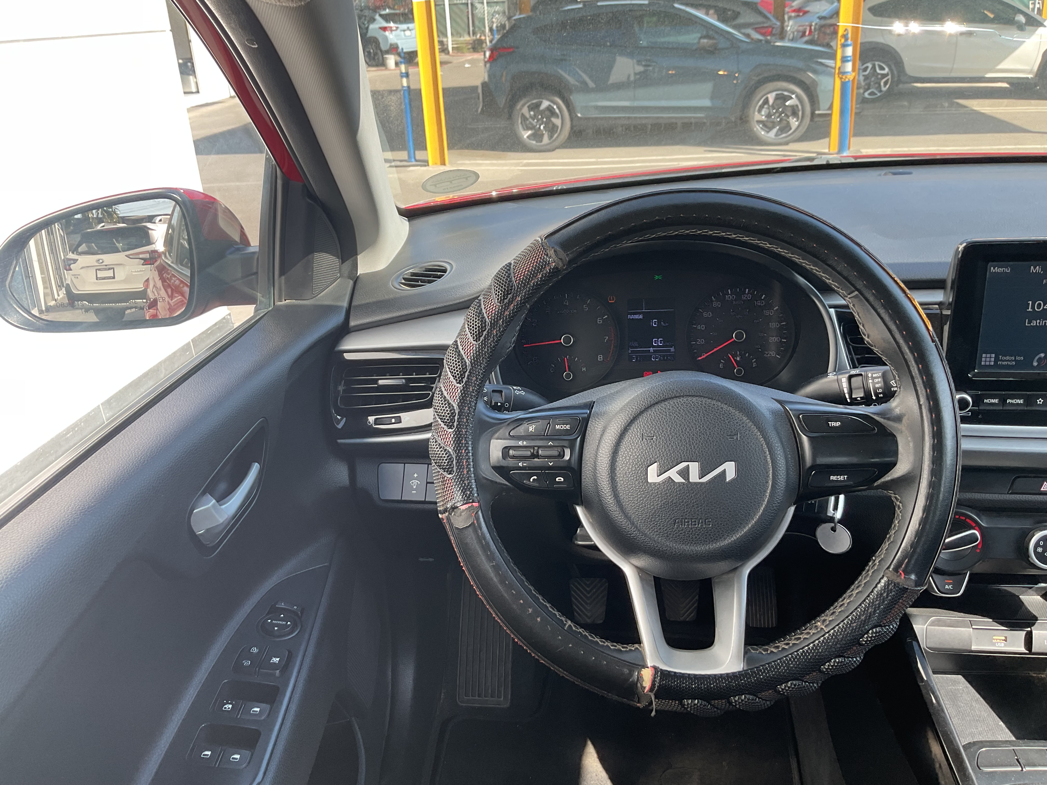 KIA KIA RIO SEDAN Atrás 15